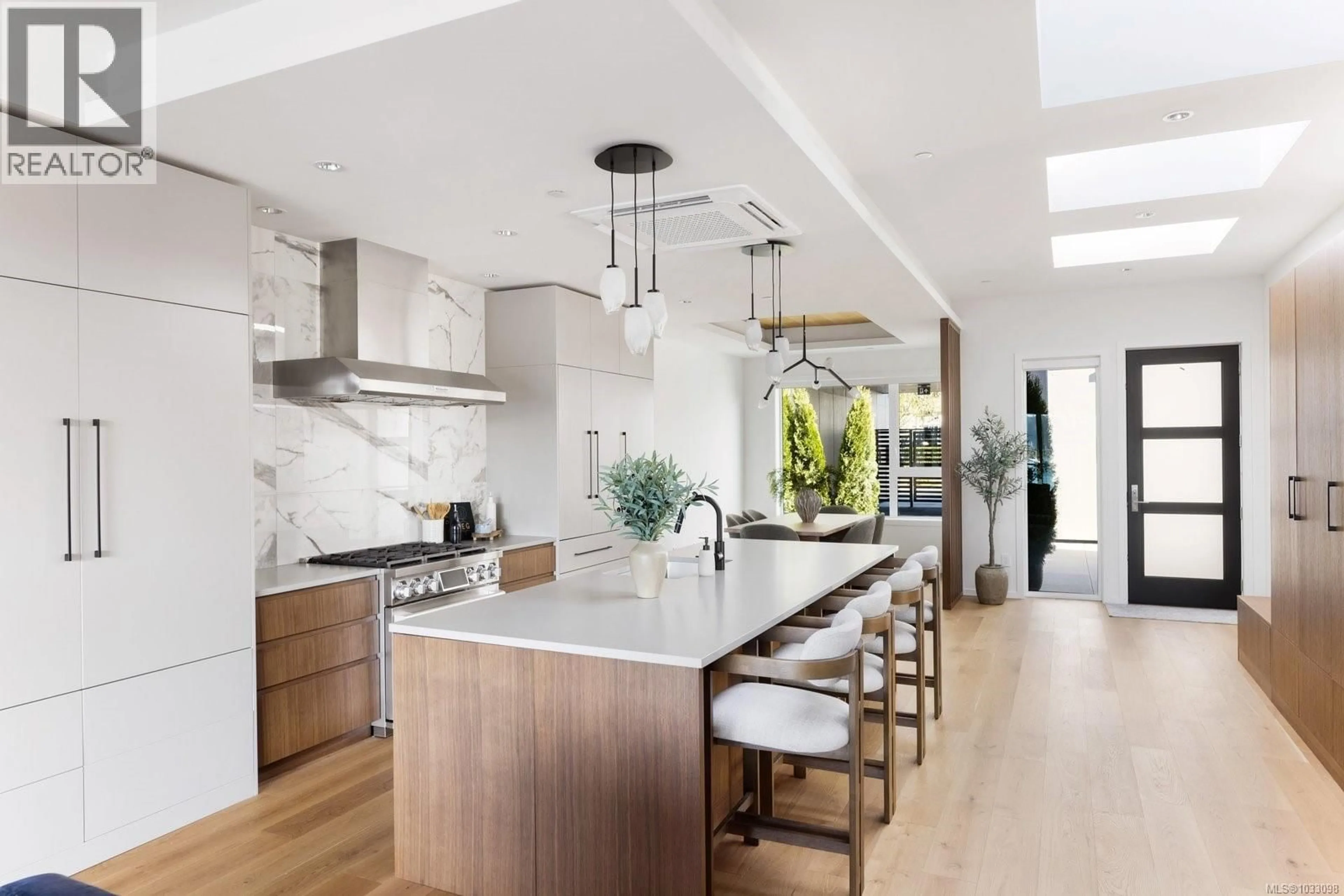 Contemporary kitchen, unknown for 201 - 2270 HARBOUR ROAD, Sidney British Columbia V8L2P6