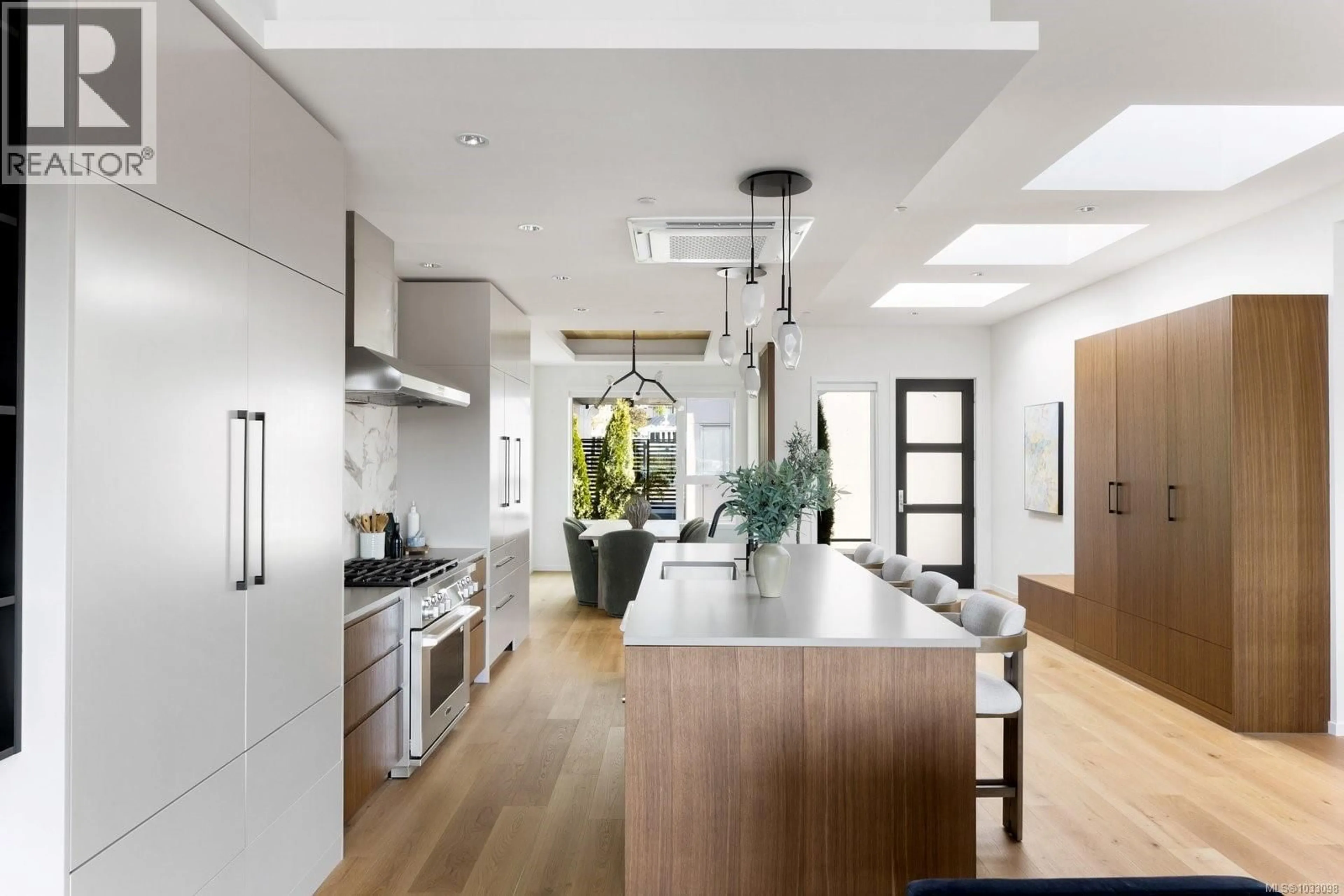 Contemporary kitchen, unknown for 201 - 2270 HARBOUR ROAD, Sidney British Columbia V8L2P6