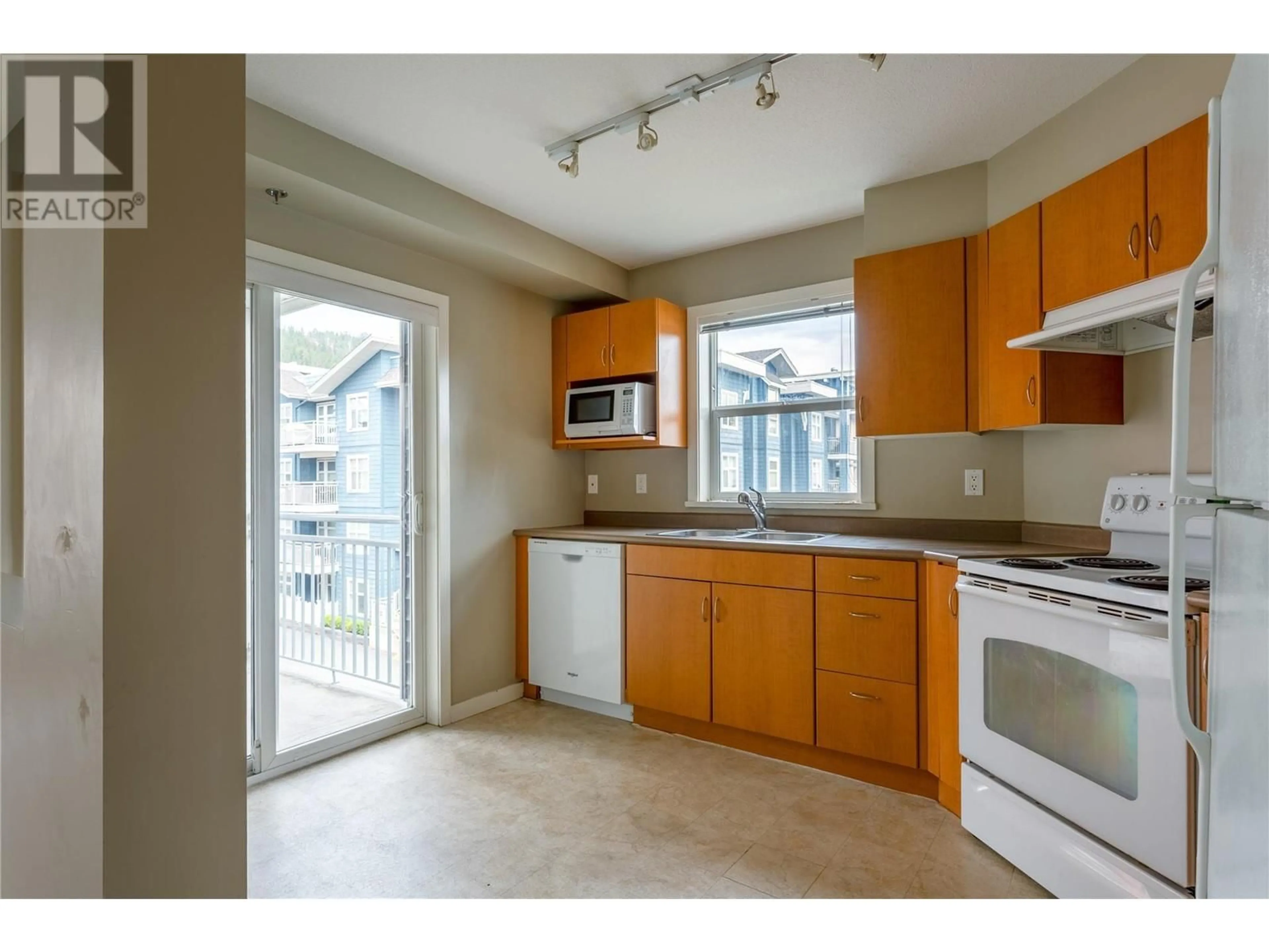 Standard kitchen, unknown for 563 Yates Road Unit# 302, Kelowna British Columbia V1V2V3