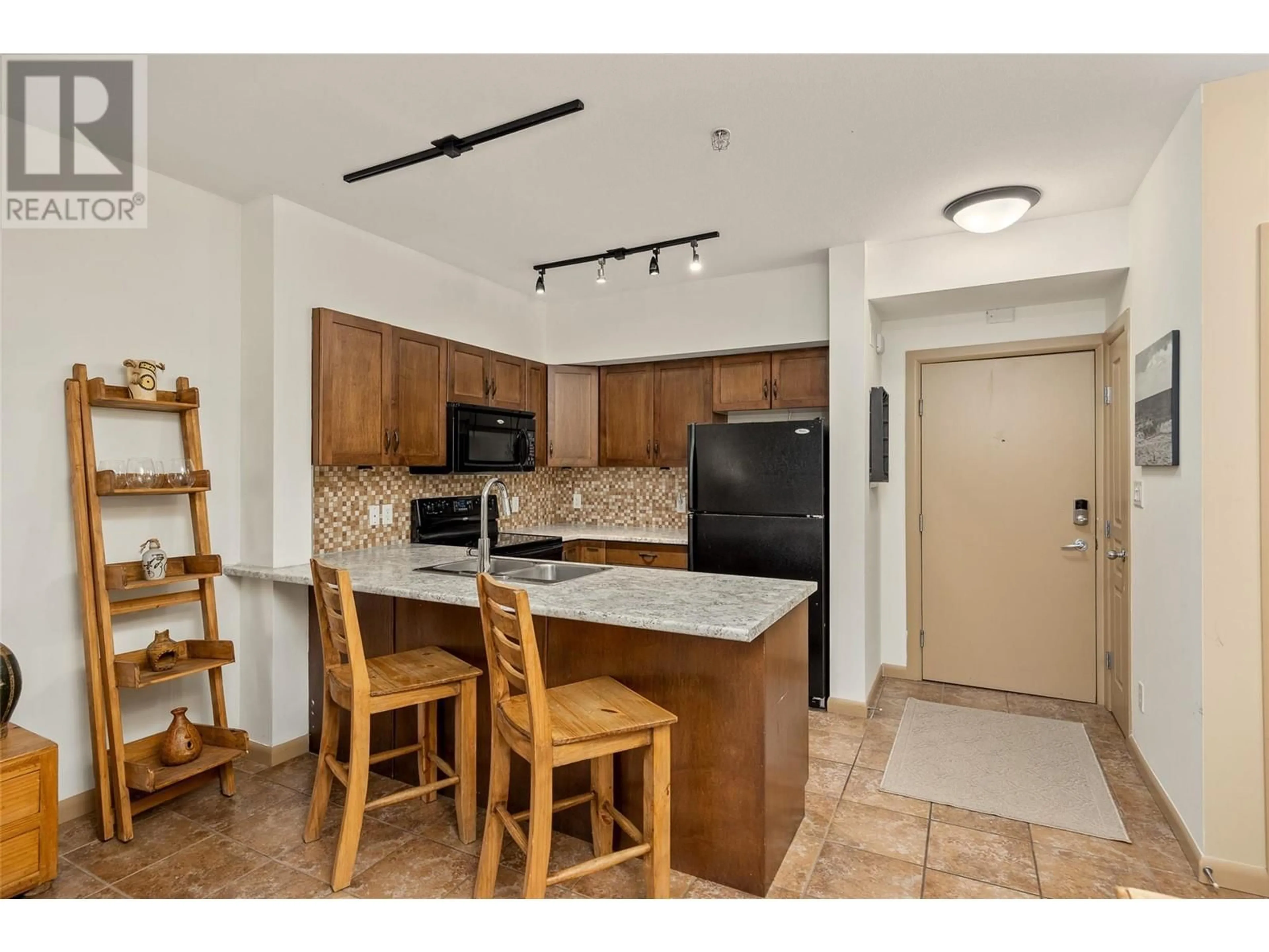 Standard kitchen, unknown for 654 Cook Road Unit# 627, Kelowna British Columbia V1W3G7