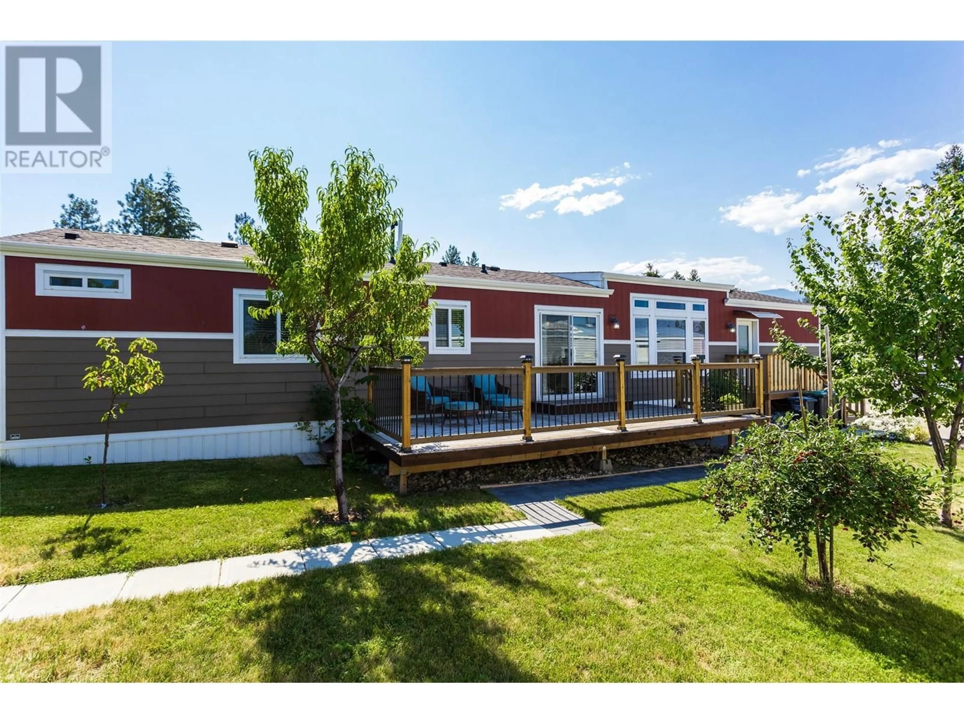 Home with vinyl exterior material, unknown for 3535 McCulloch Road Unit# 8, Kelowna British Columbia V1W4R8