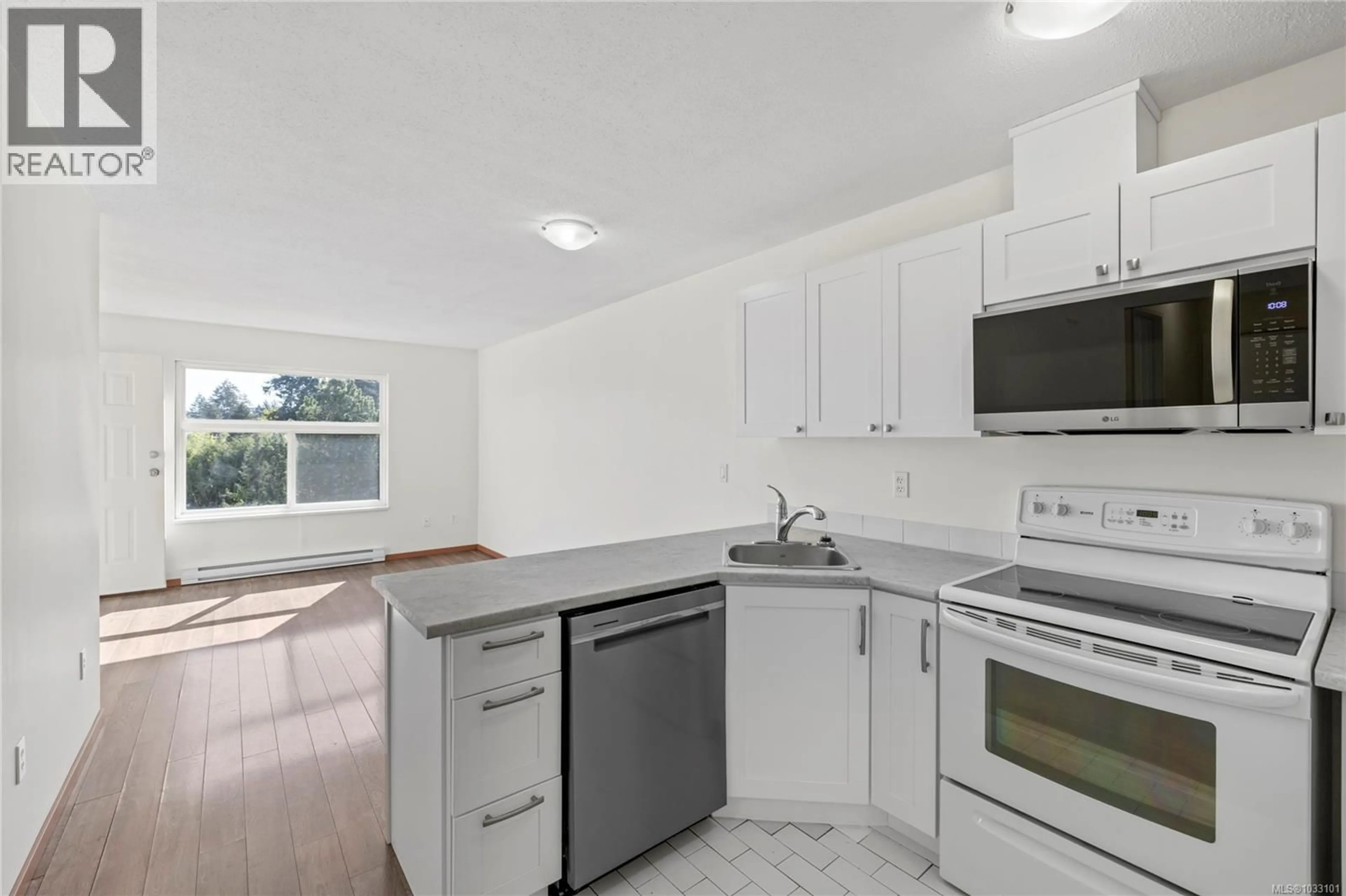 Standard kitchen, unknown for 307 - 3215 COWICHAN LAKE ROAD, Duncan British Columbia V9L5G5