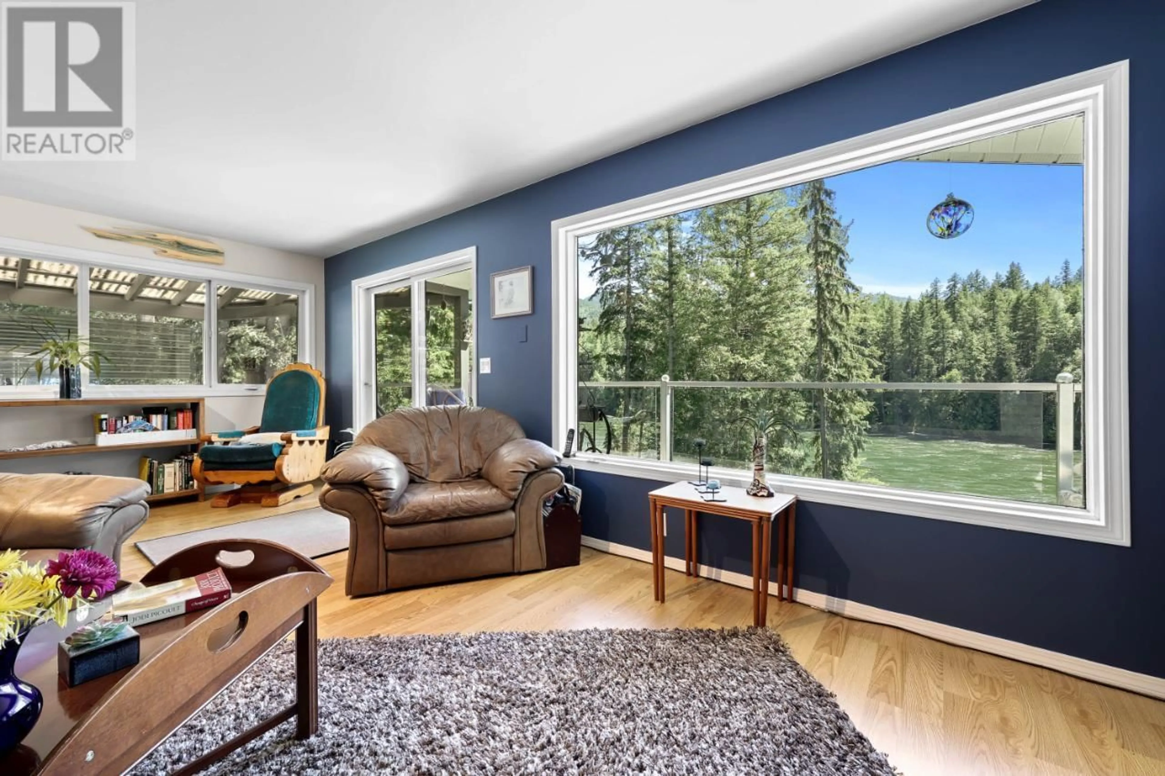 Living room with furniture, unknown for 74 LODGE Drive, Clearwater British Columbia V0E1N2