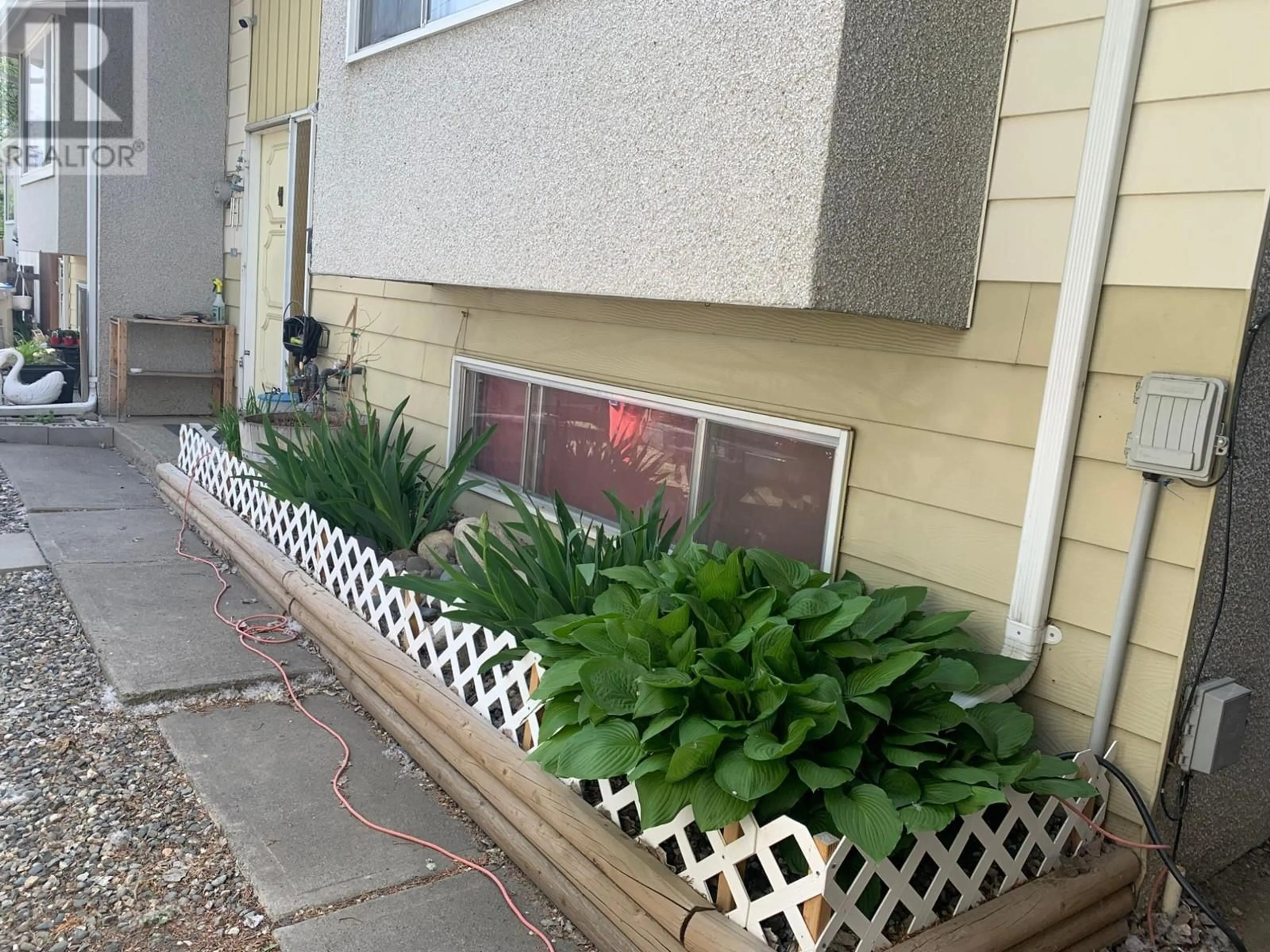 Patio, street for 1611 SPARTAN Place, Kamloops British Columbia V2B7Z3