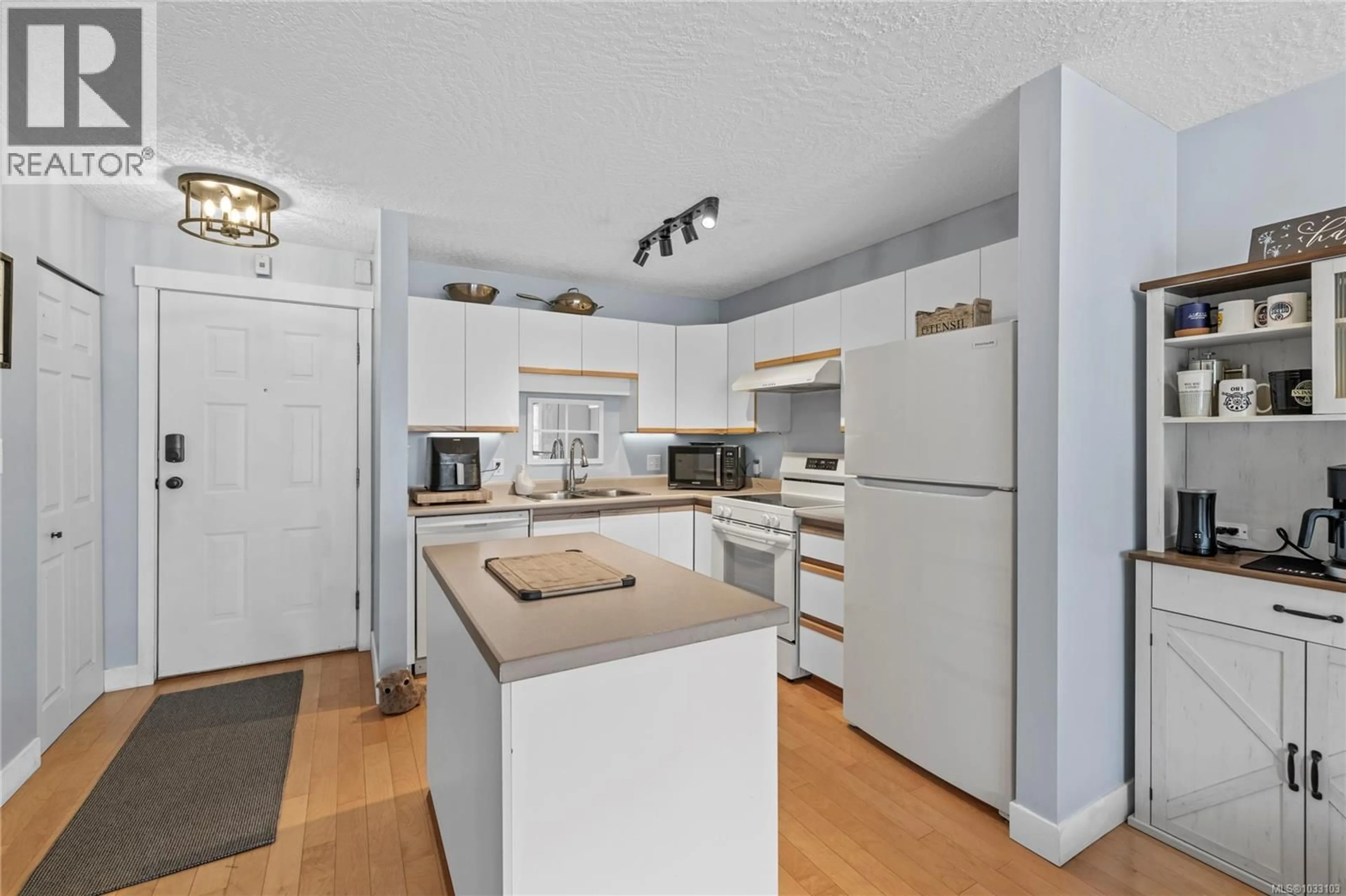 Standard kitchen, unknown for 312 - 4969 WILLS ROAD, Nanaimo British Columbia V9T2K4