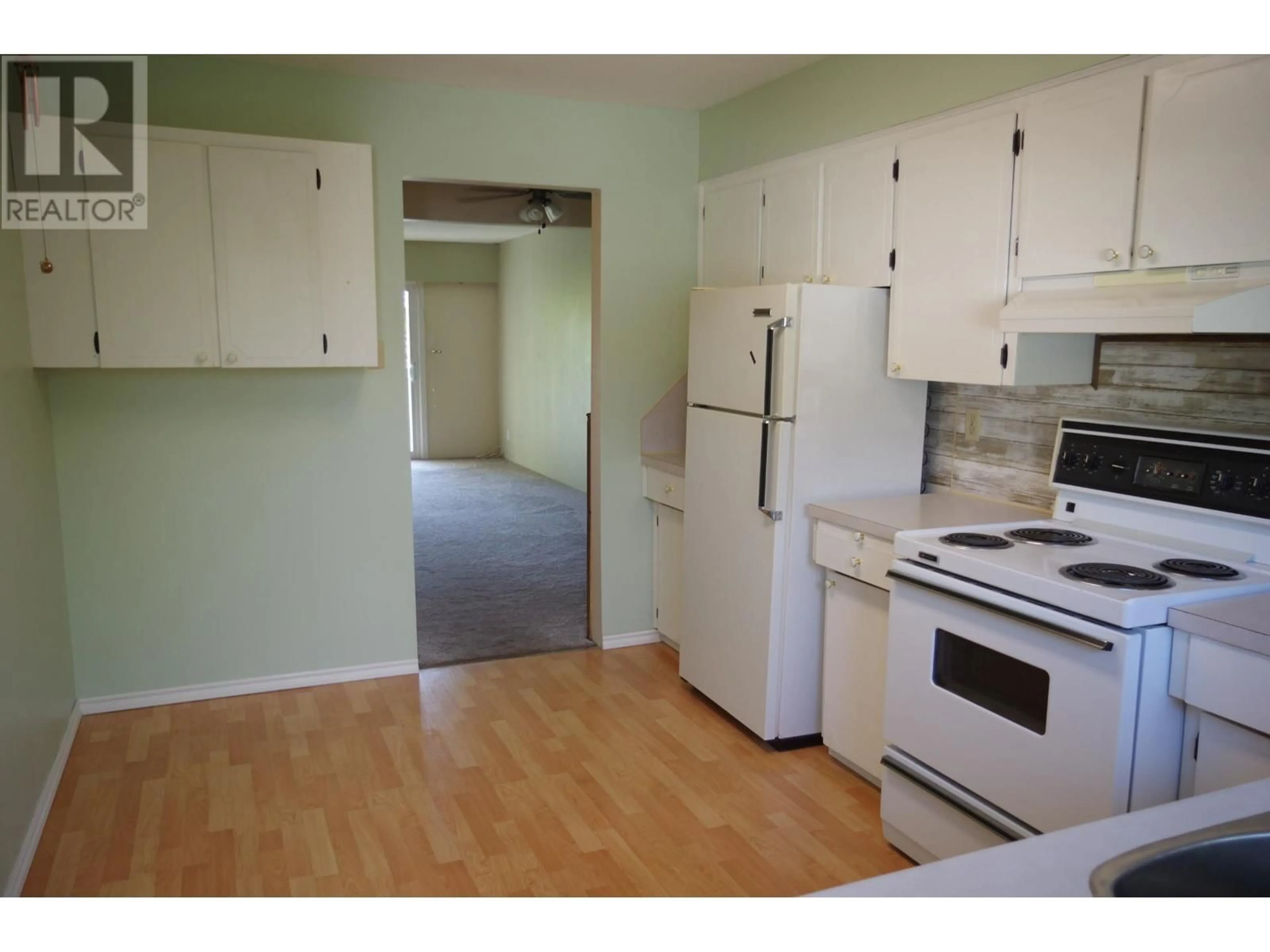 Standard kitchen, wood/laminate floor for 825 HILL Street Unit# 202, Ashcroft British Columbia V0K1A0