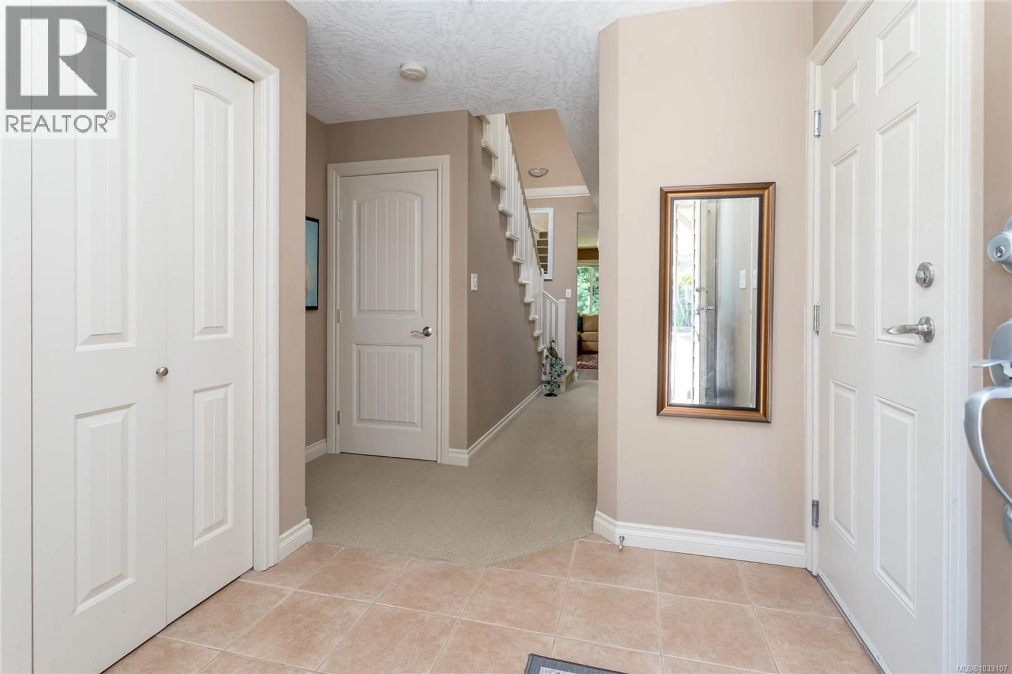 Indoor entryway for 7 - 199 ATKINS ROAD, View Royal British Columbia V9B2Z9