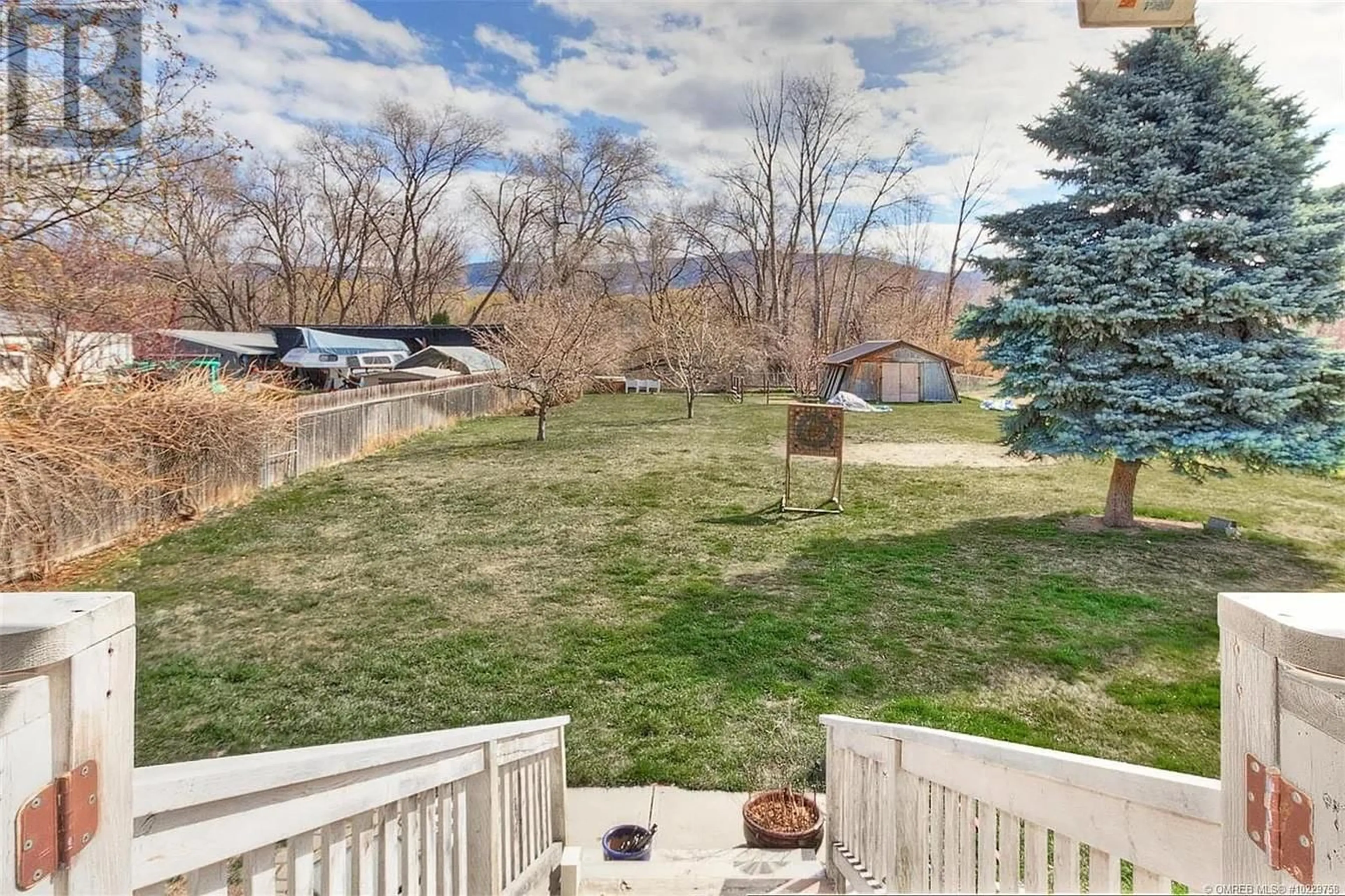 A pic from outside/outdoor area/front of a property/back of a property/a pic from drone, water/lake/river/ocean view for 1269 FINDLAY ROAD, Kelowna British Columbia V1X5B1