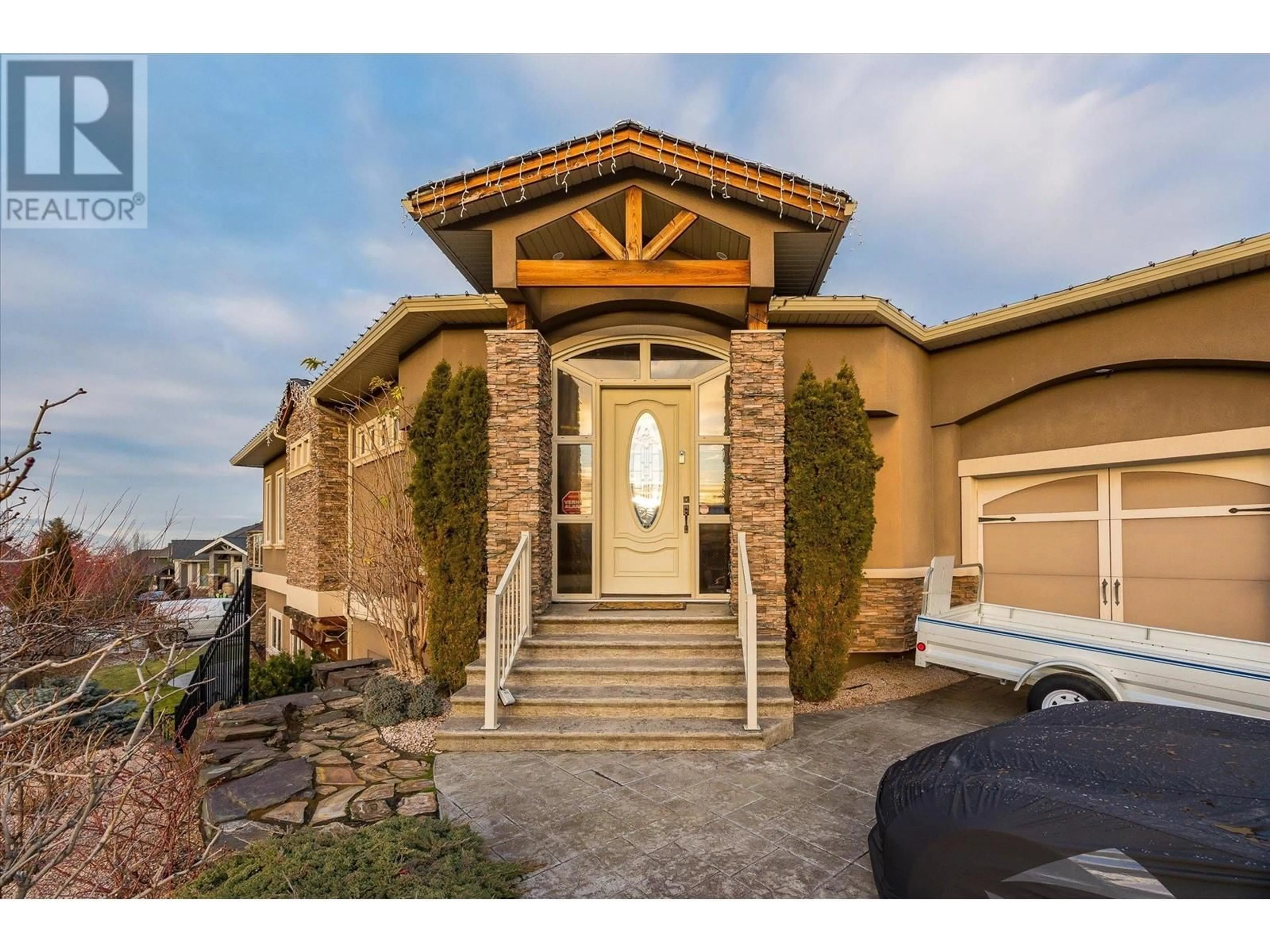 Indoor entryway for 603 Arbor View Drive, Kelowna British Columbia V1W4Z7