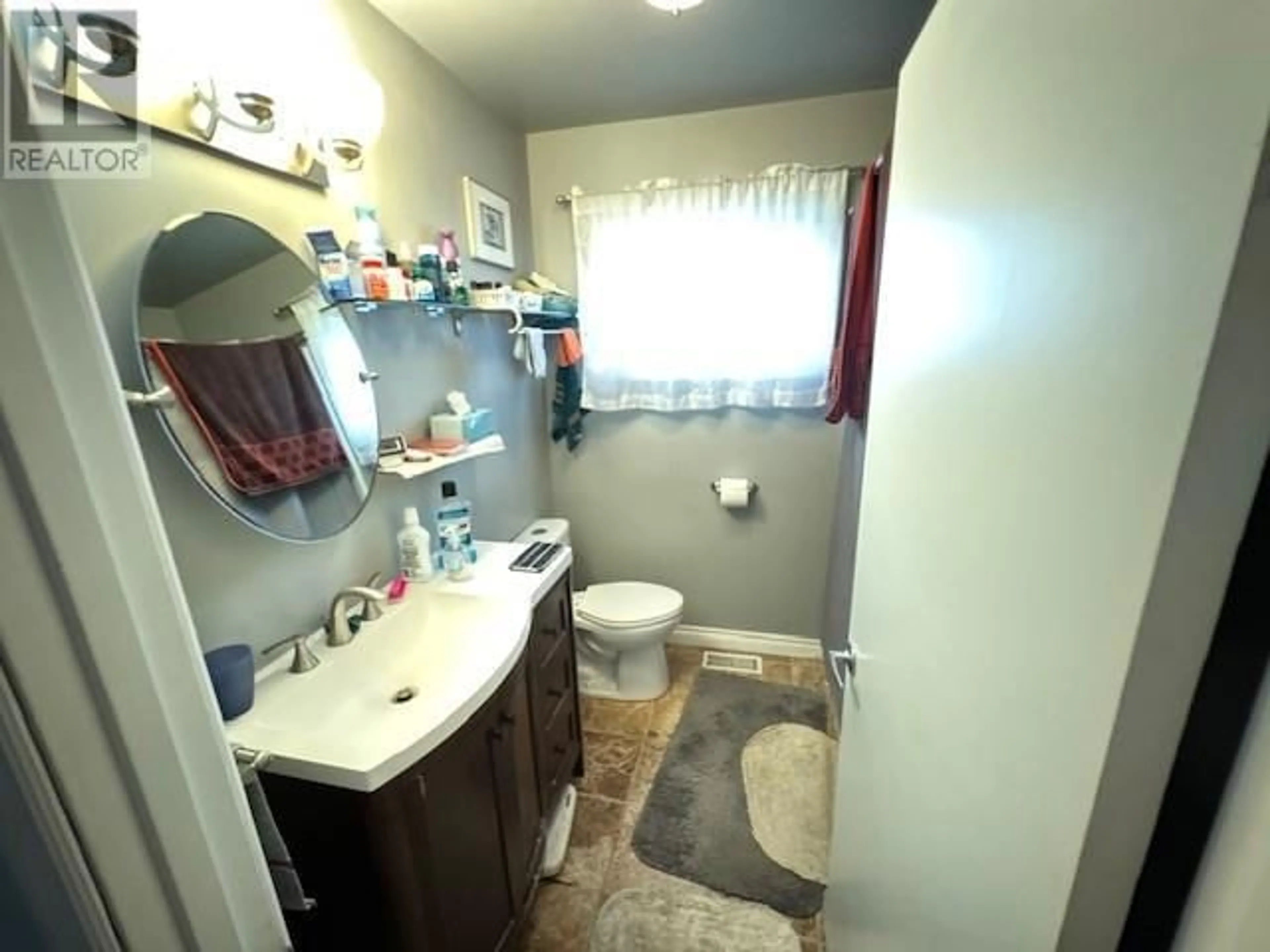 Standard bathroom, unknown for 2127 Cedar Street, Creston British Columbia V0B1G5