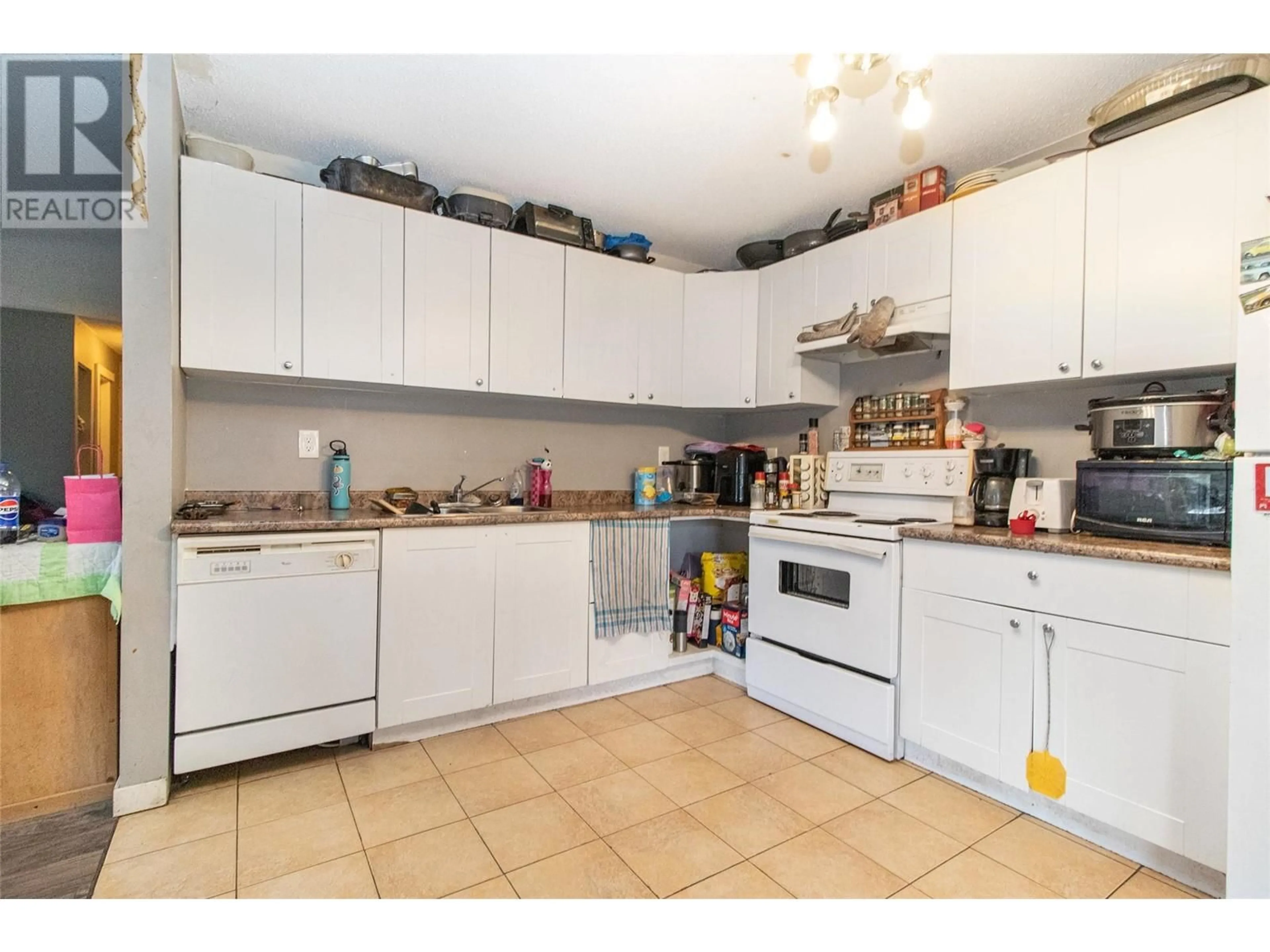 Standard kitchen, unknown for 1765 Hollywood Road S, Kelowna British Columbia V1X4P5