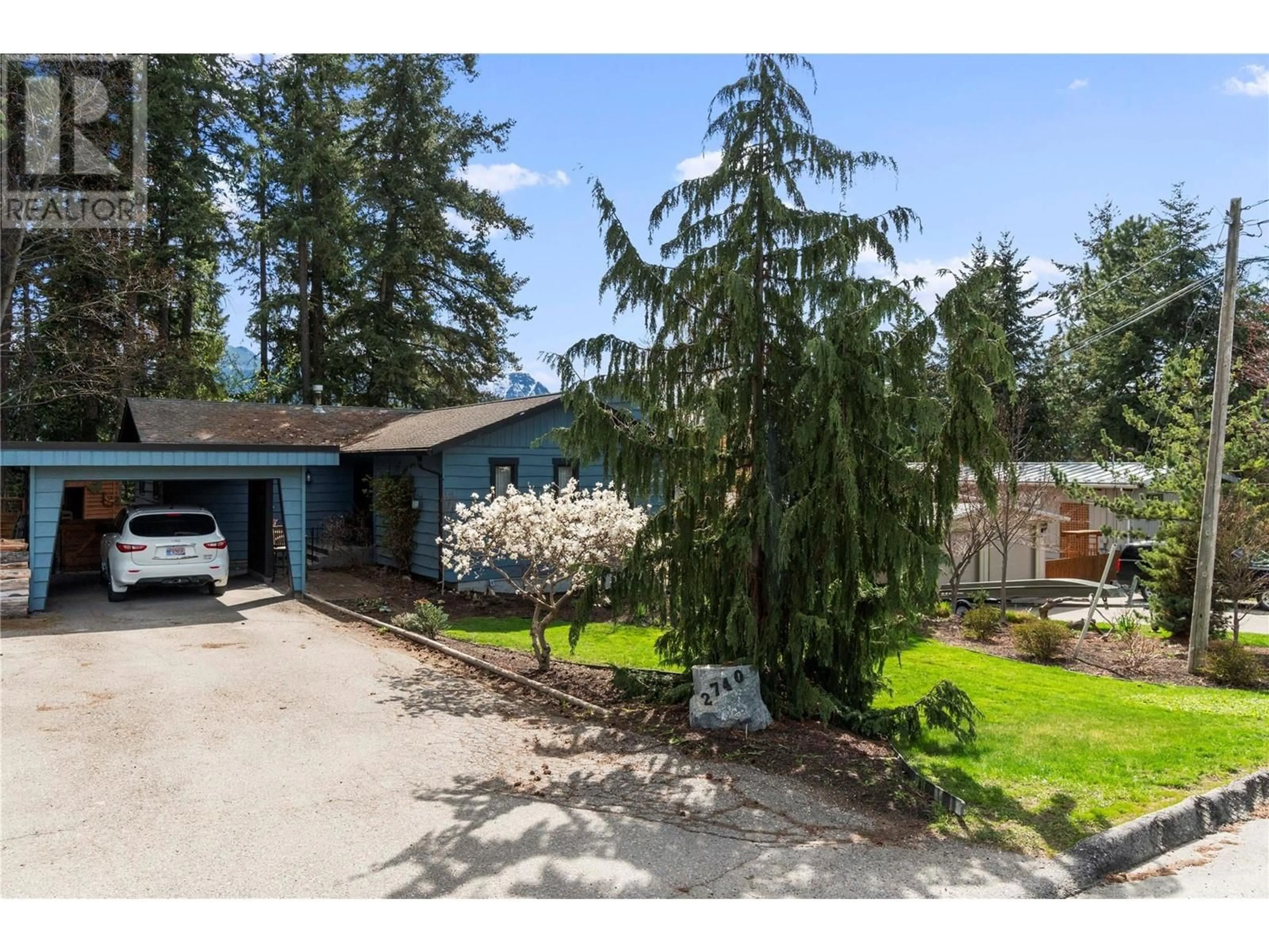 A pic from outside/outdoor area/front of a property/back of a property/a pic from drone, unknown for 2740 25th Avenue NE, Salmon Arm British Columbia V1E3C7