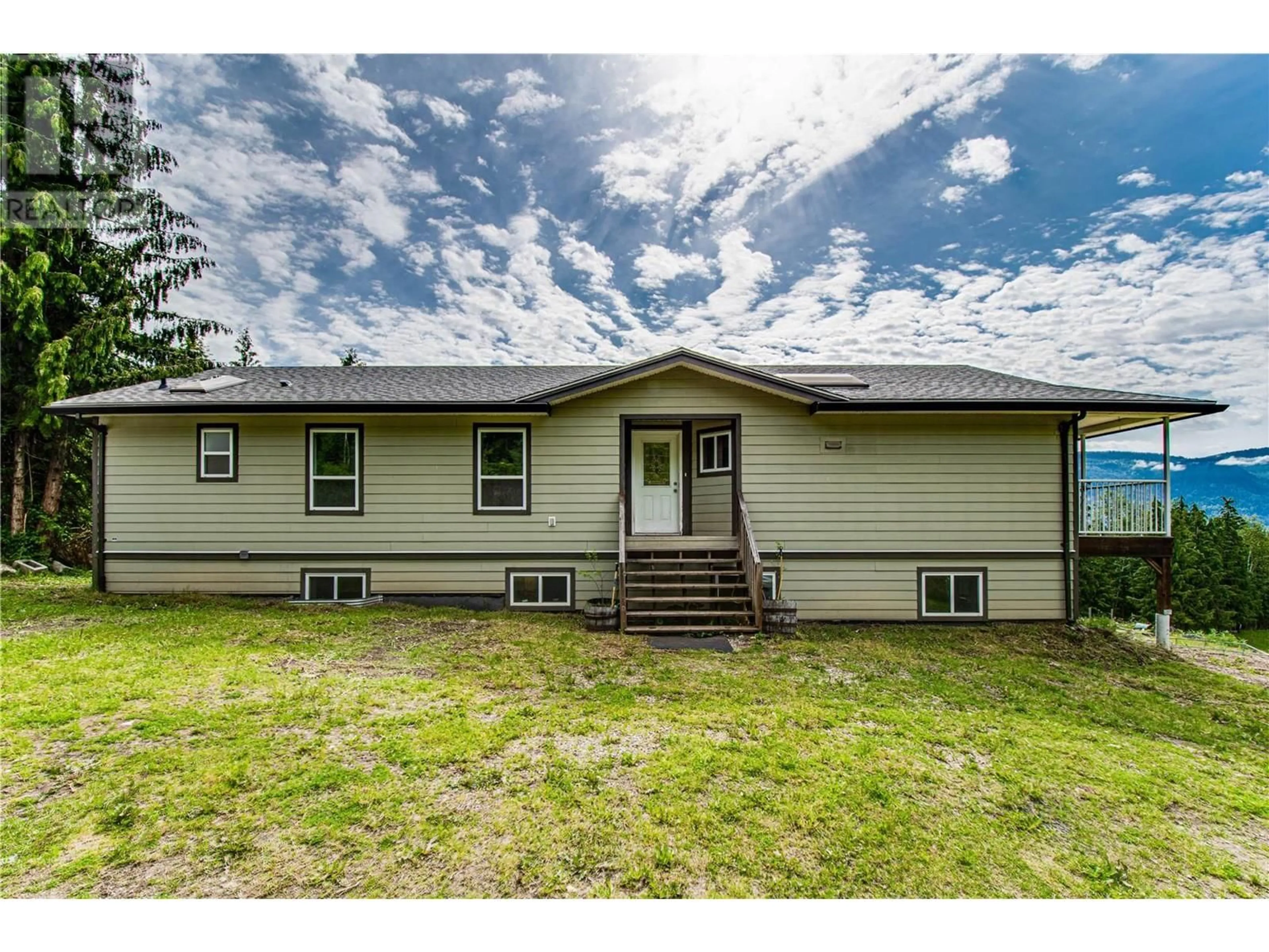 Unknown for 31 VIOLET ROAD, Grindrod British Columbia V0E1Y0