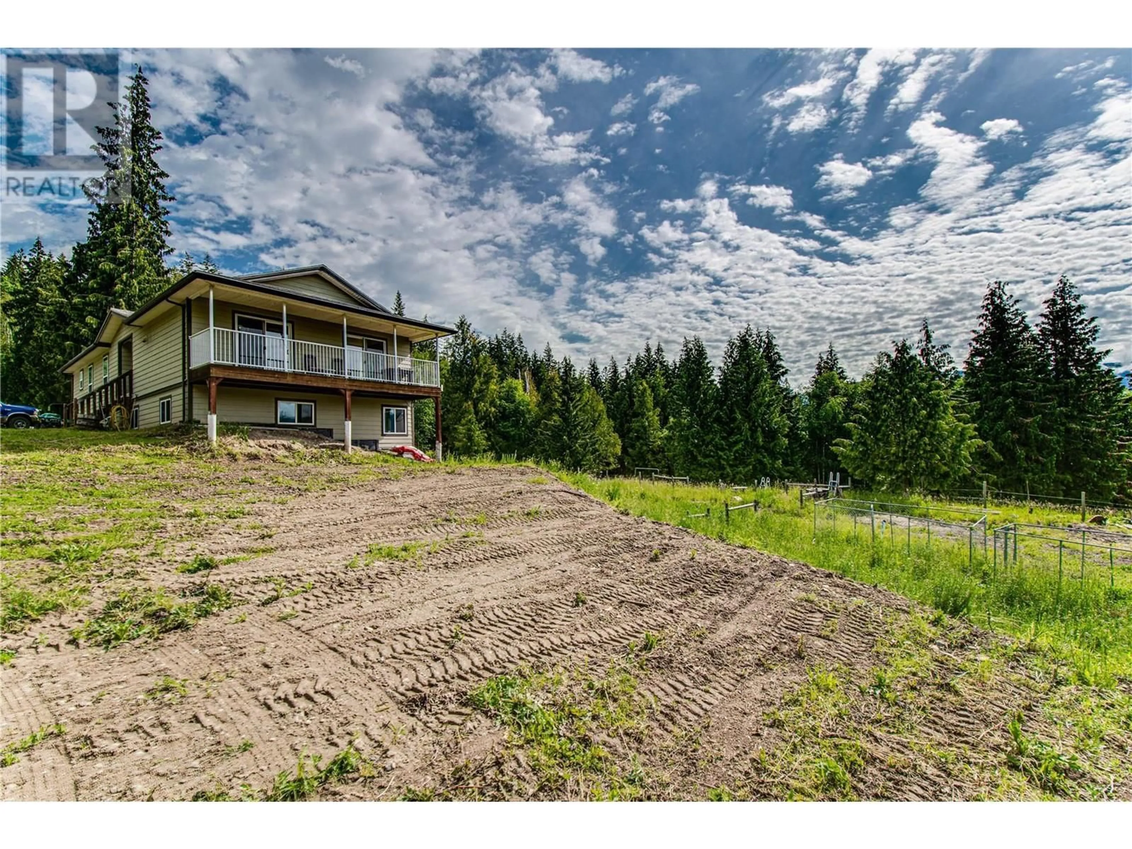 A pic from outside/outdoor area/front of a property/back of a property/a pic from drone, unknown for 31 Violet Road, Grindrod British Columbia V0E1Y0