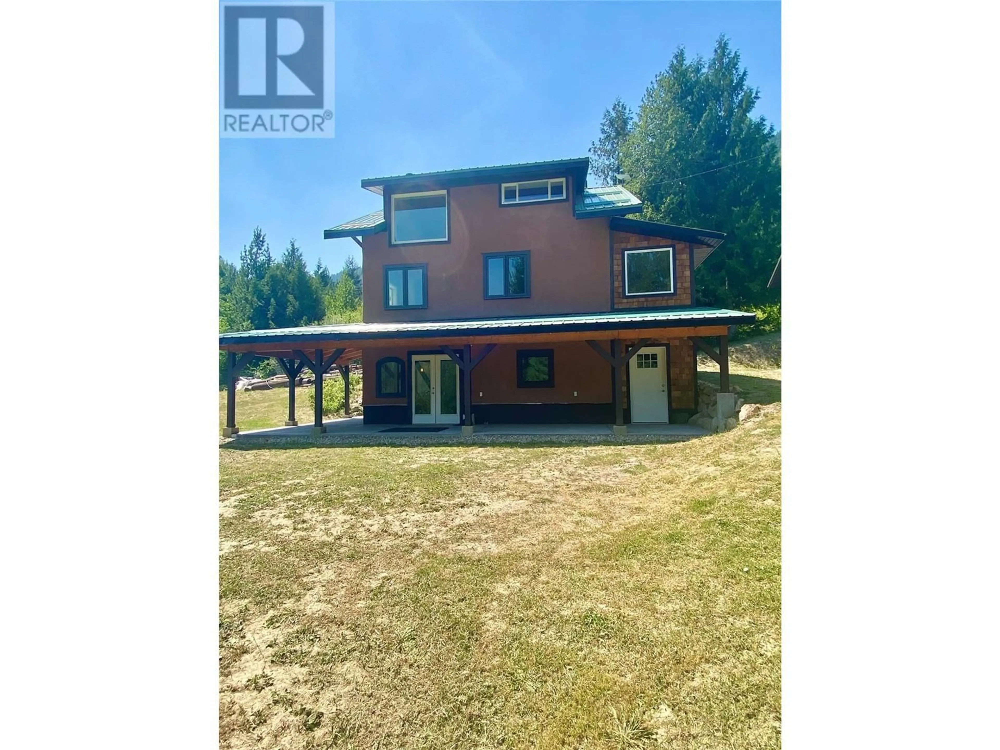 A pic from outside/outdoor area/front of a property/back of a property/a pic from drone, building for 6236 MCKEAN Road, Winlaw British Columbia V0G2J0