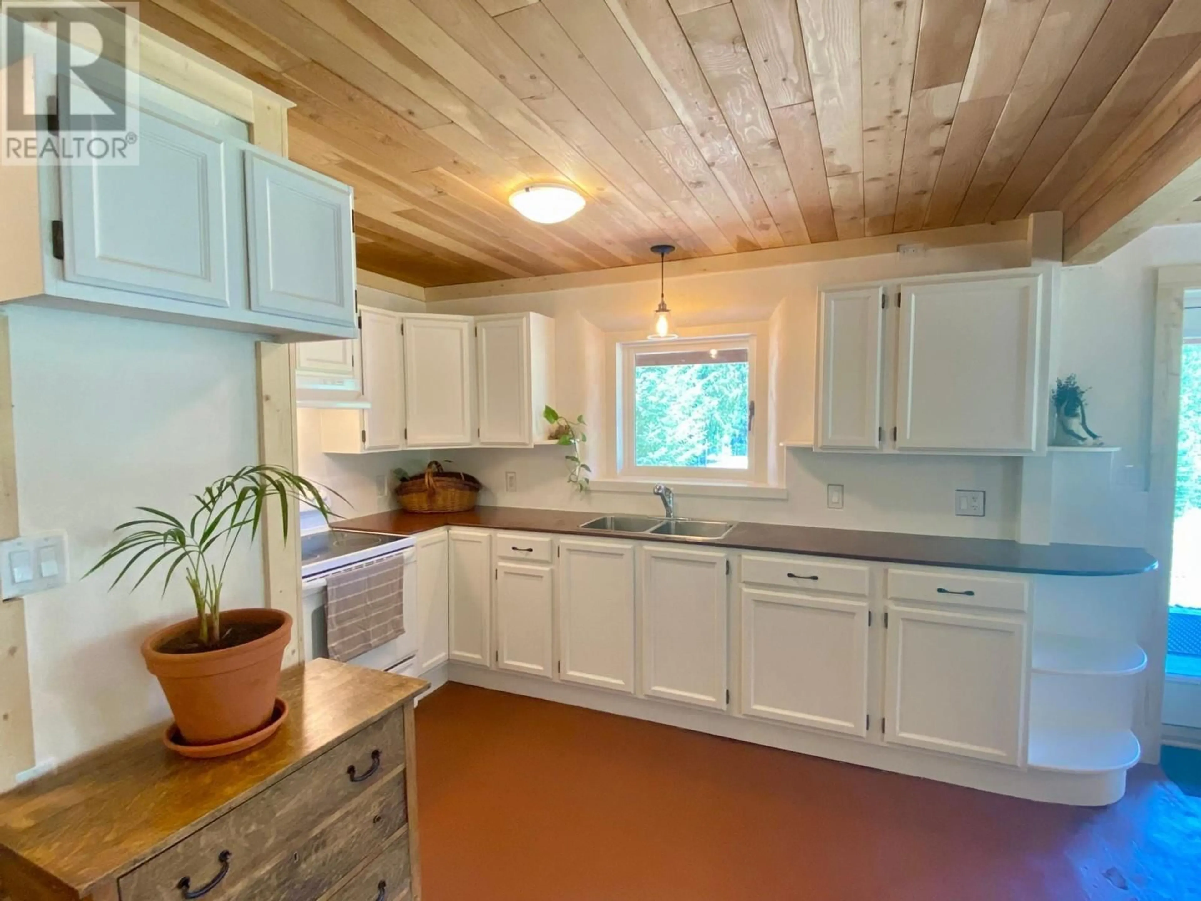 Open concept kitchen, unknown for 6236 MCKEAN Road, Winlaw British Columbia V0G2J0