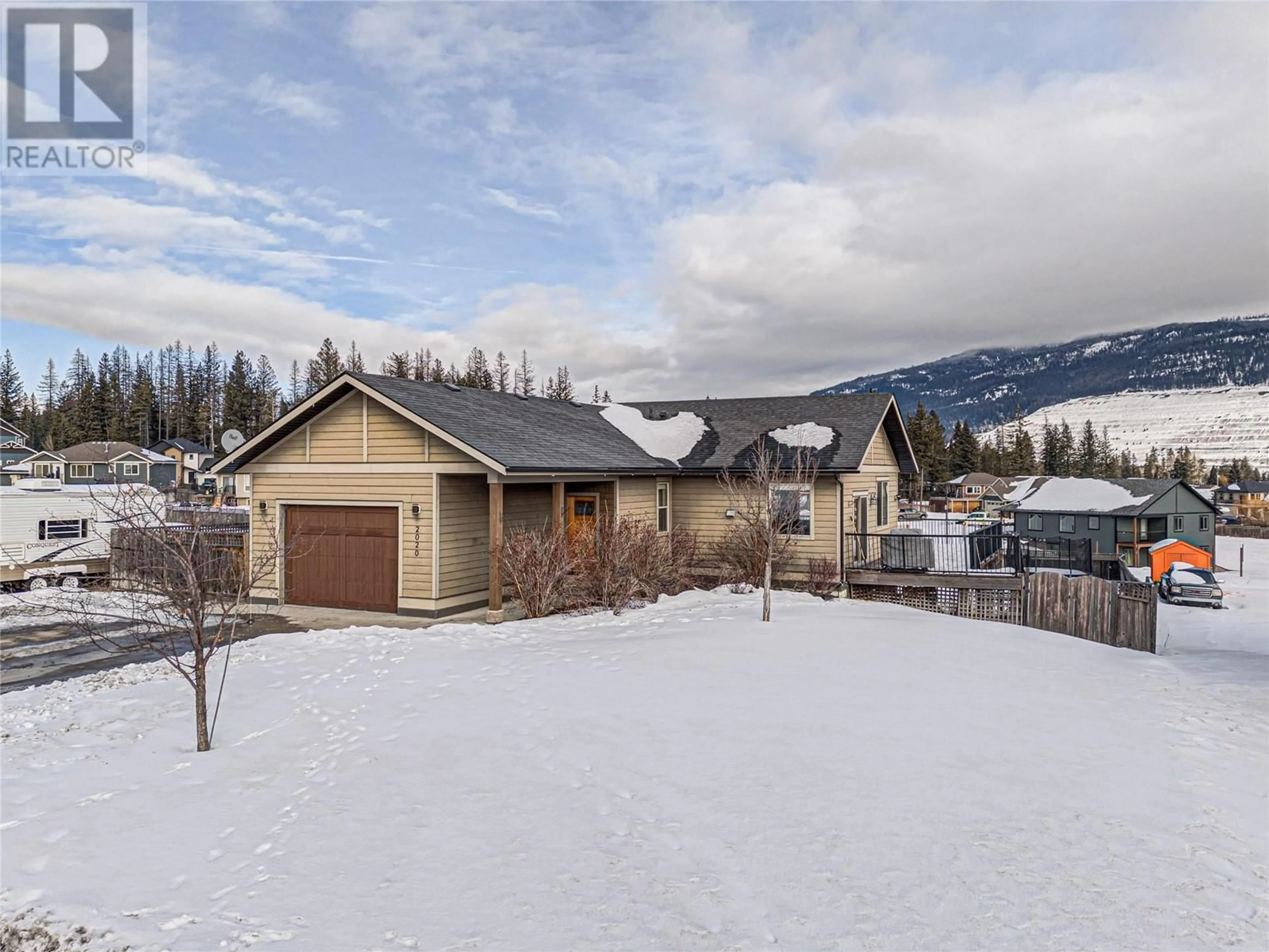 A pic from outside/outdoor area/front of a property/back of a property/a pic from drone, mountain view for 2020 Golden Eagle Drive, Sparwood British Columbia V0B2G2