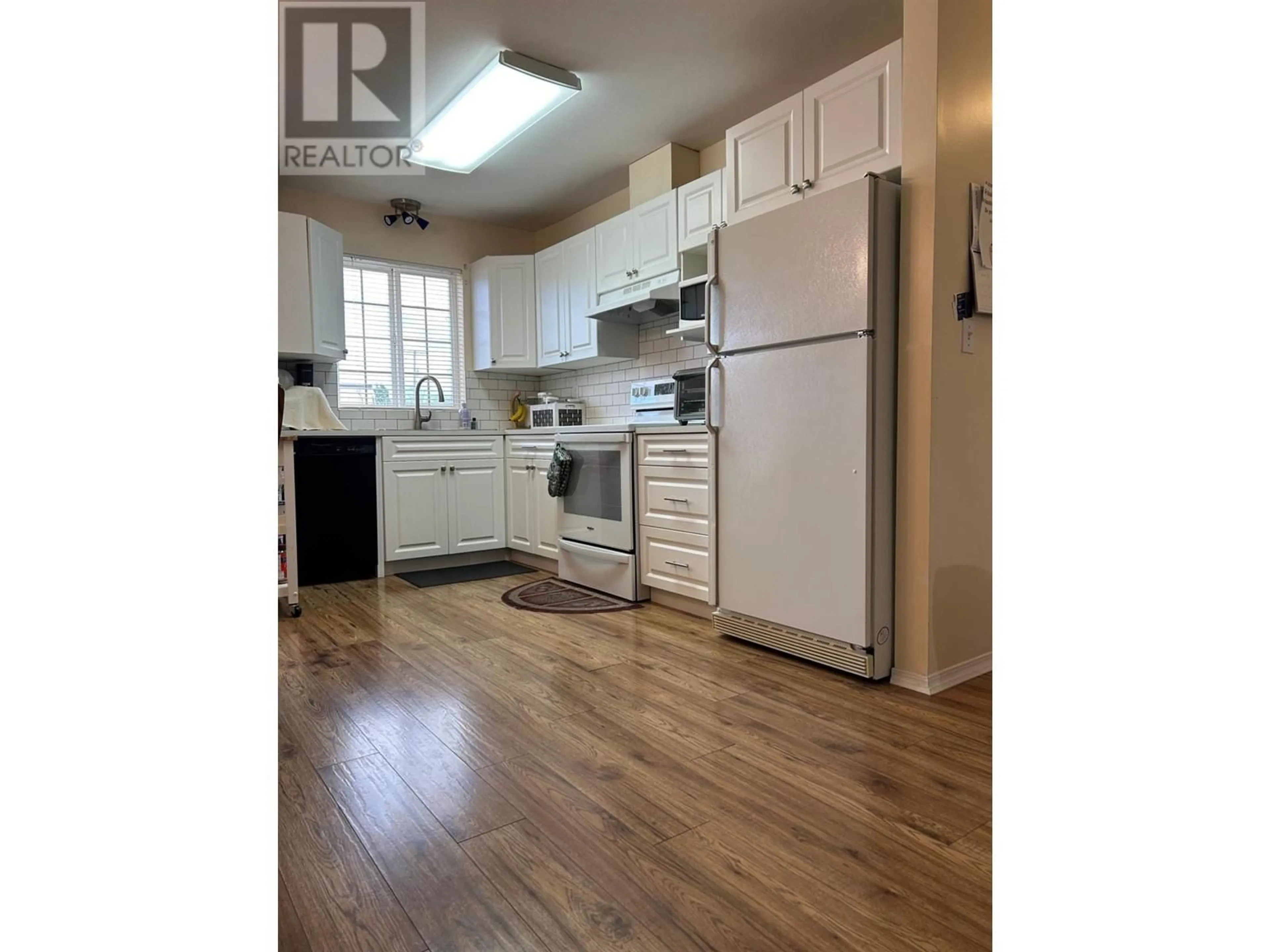 Standard kitchen, wood/laminate floor for 1876 TRANQUILLE Road Unit# 1, Kamloops British Columbia V2B3L8