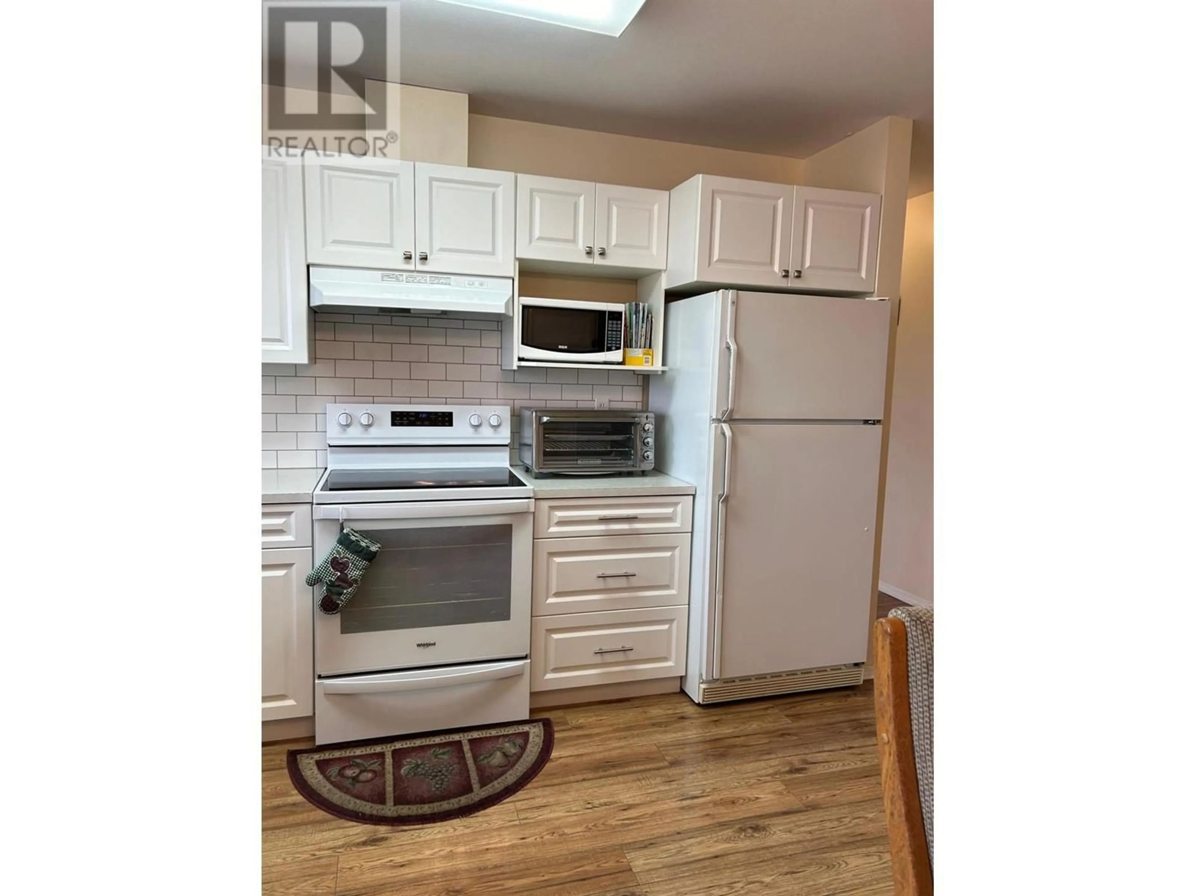 Standard kitchen, wood/laminate floor for 1876 TRANQUILLE Road Unit# 1, Kamloops British Columbia V2B3L8