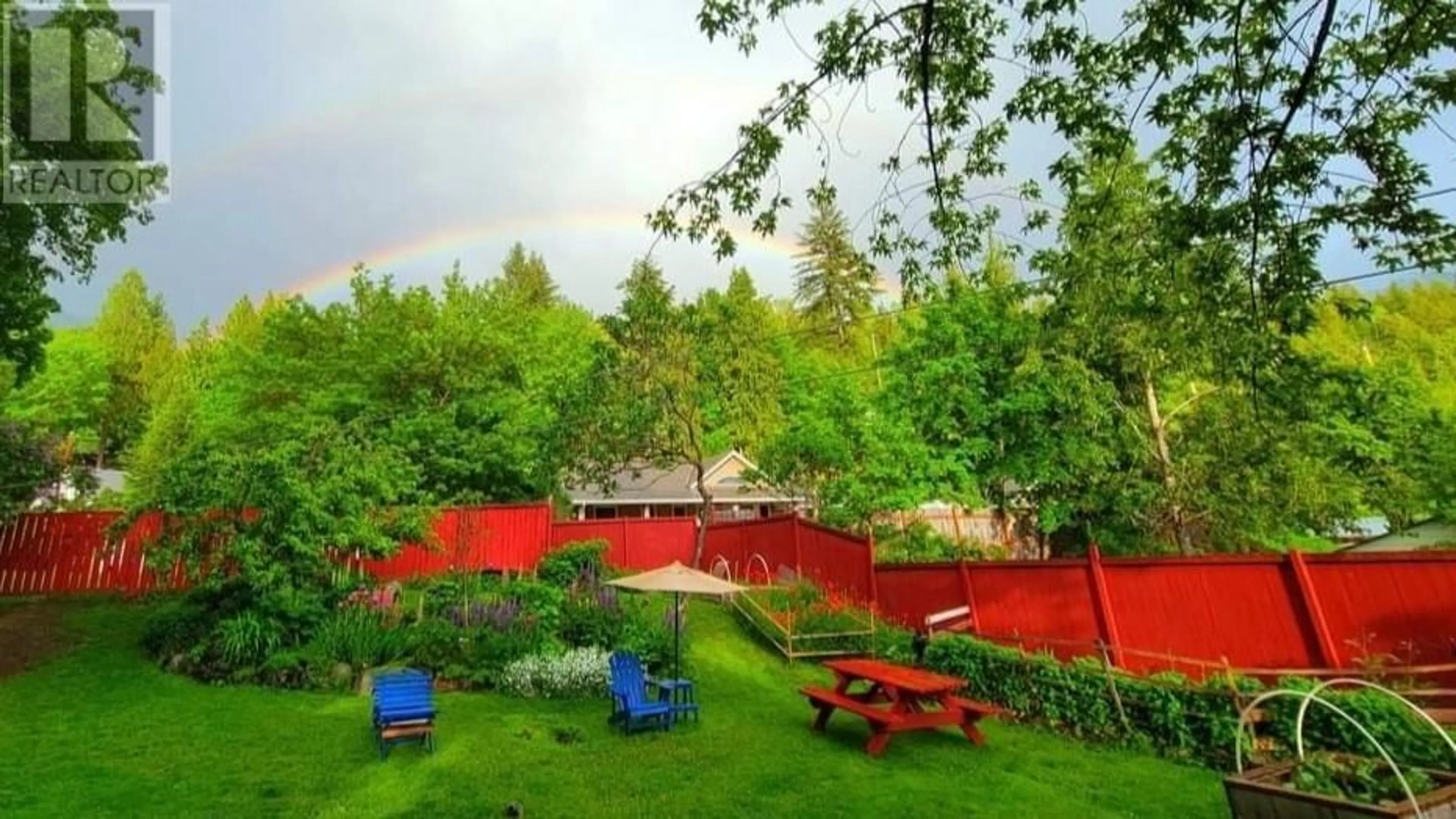 Patio, forest/trees view for 318 Lake Avenue, Silverton British Columbia V0G1S0