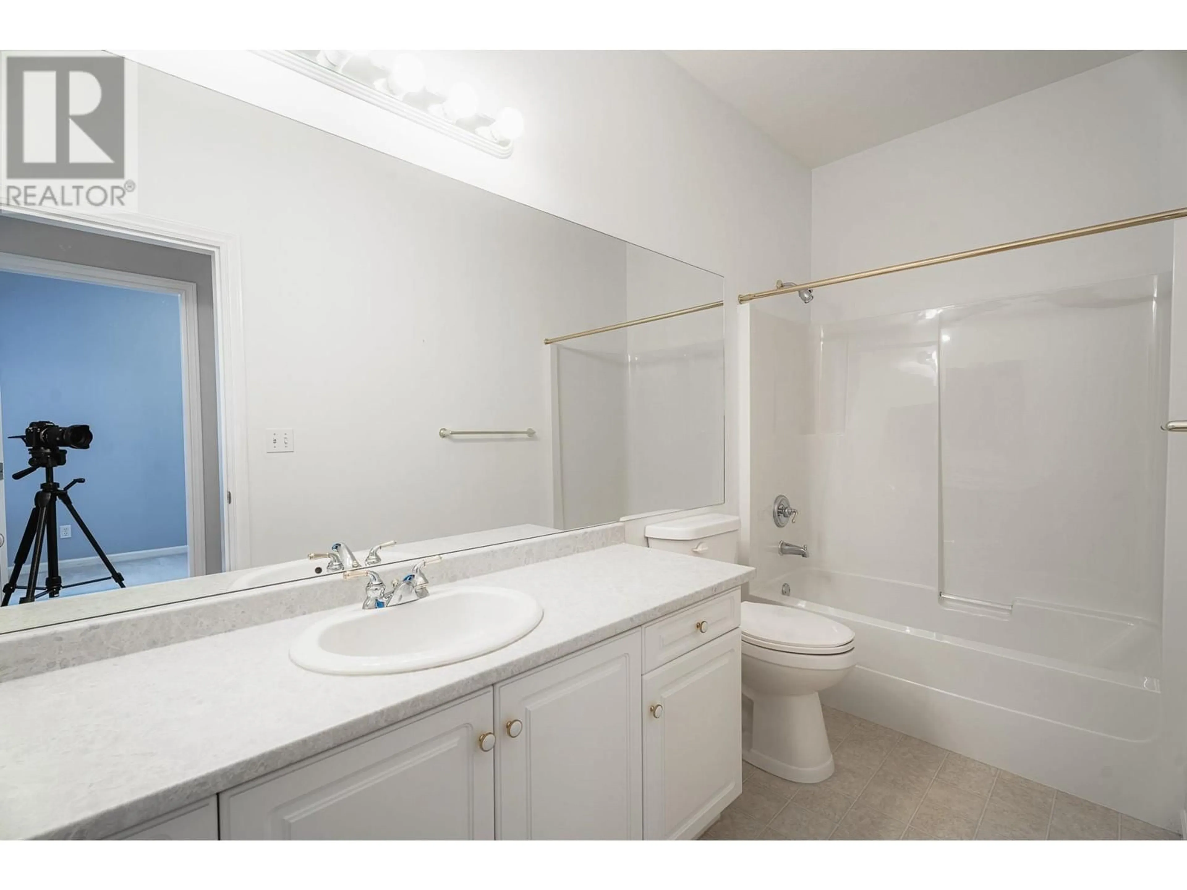 Standard bathroom, unknown for 650 Harrington Road Unit# 18 Lot# 28, Kamloops British Columbia V2B6T7