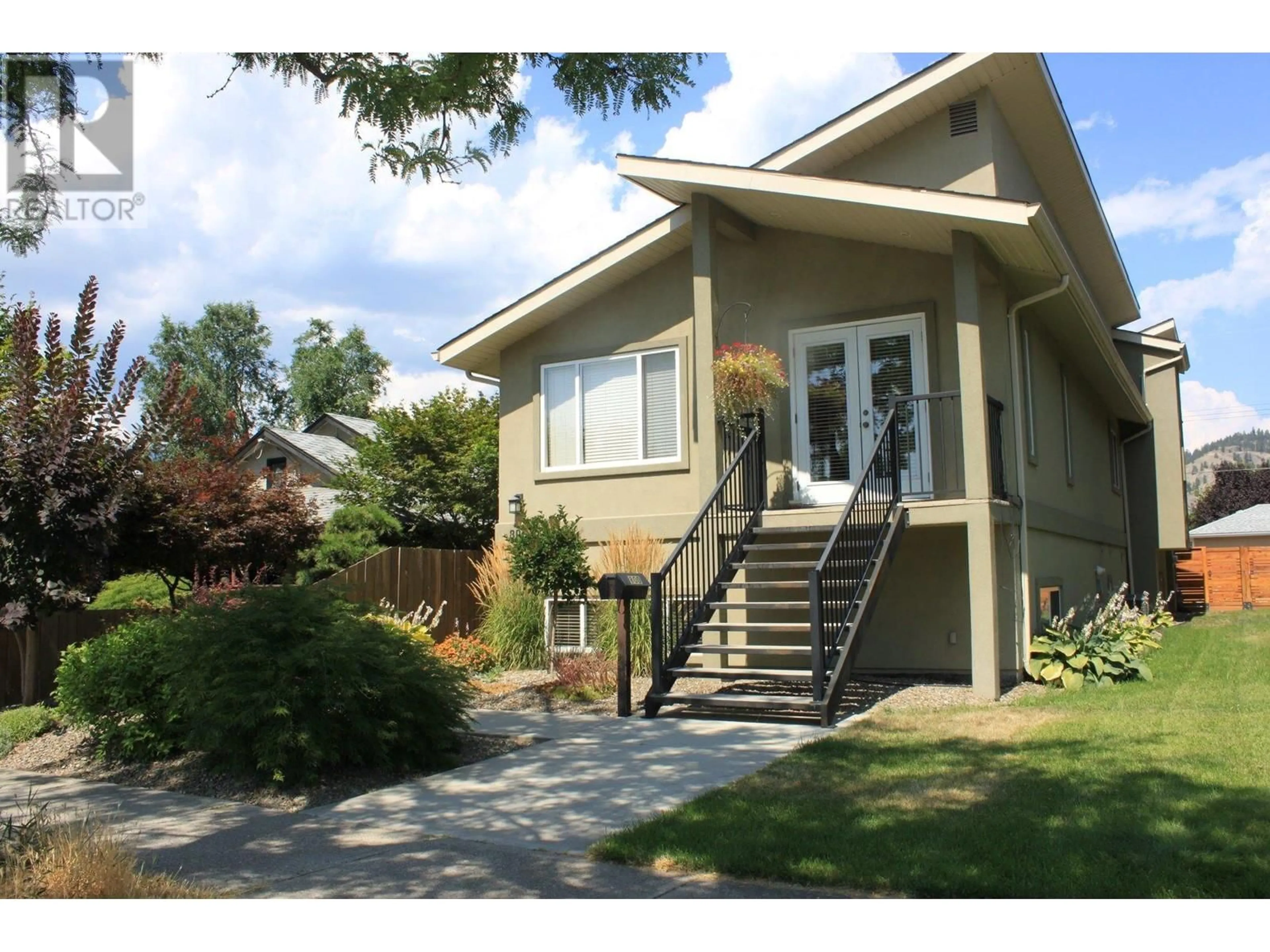 Home with vinyl exterior material, street for 800 Fuller Avenue Lot# 1, Kelowna British Columbia V1Y6X3