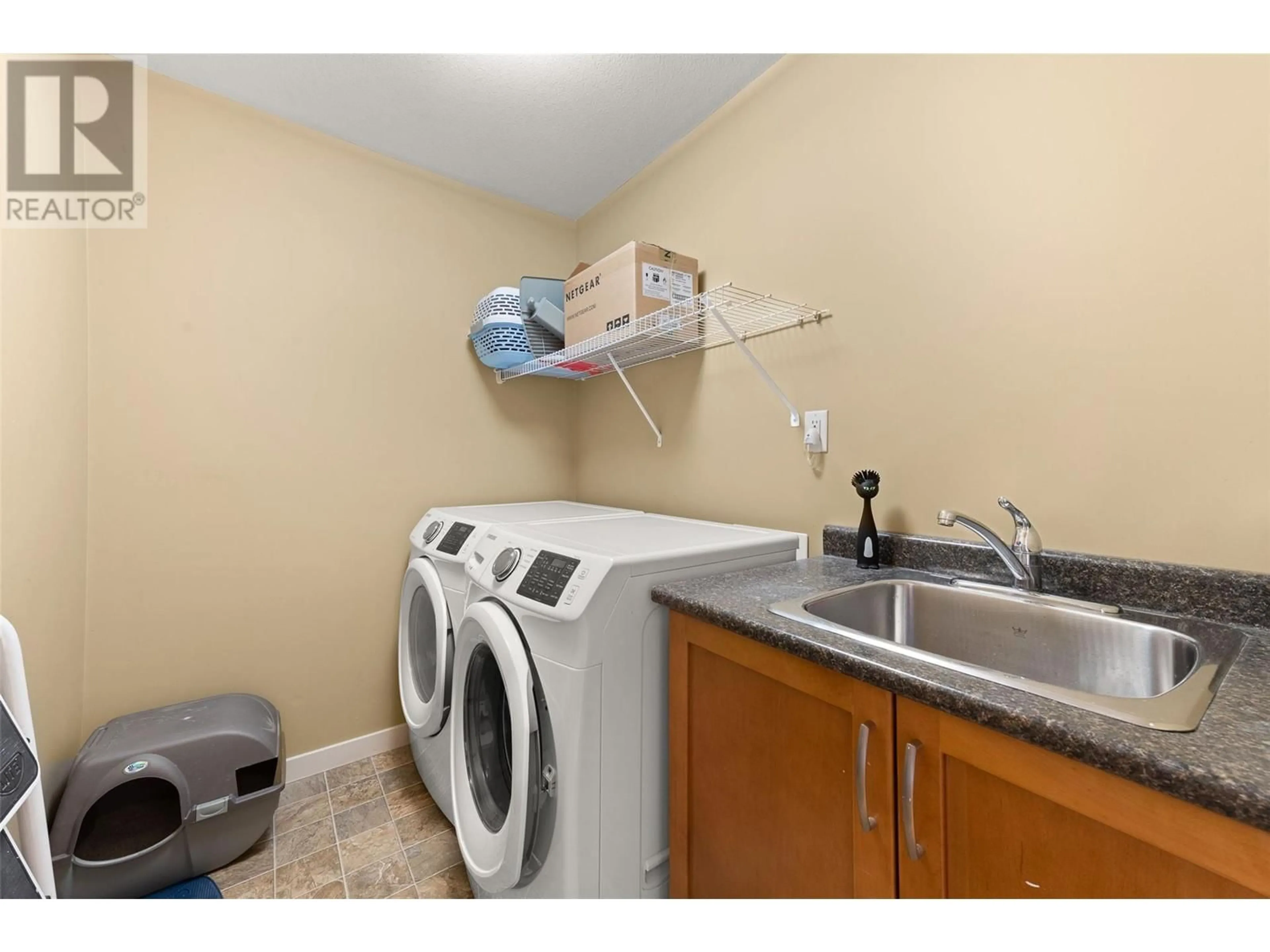 Laundry room for 800 Fuller Avenue Lot# 1, Kelowna British Columbia V1Y6X3