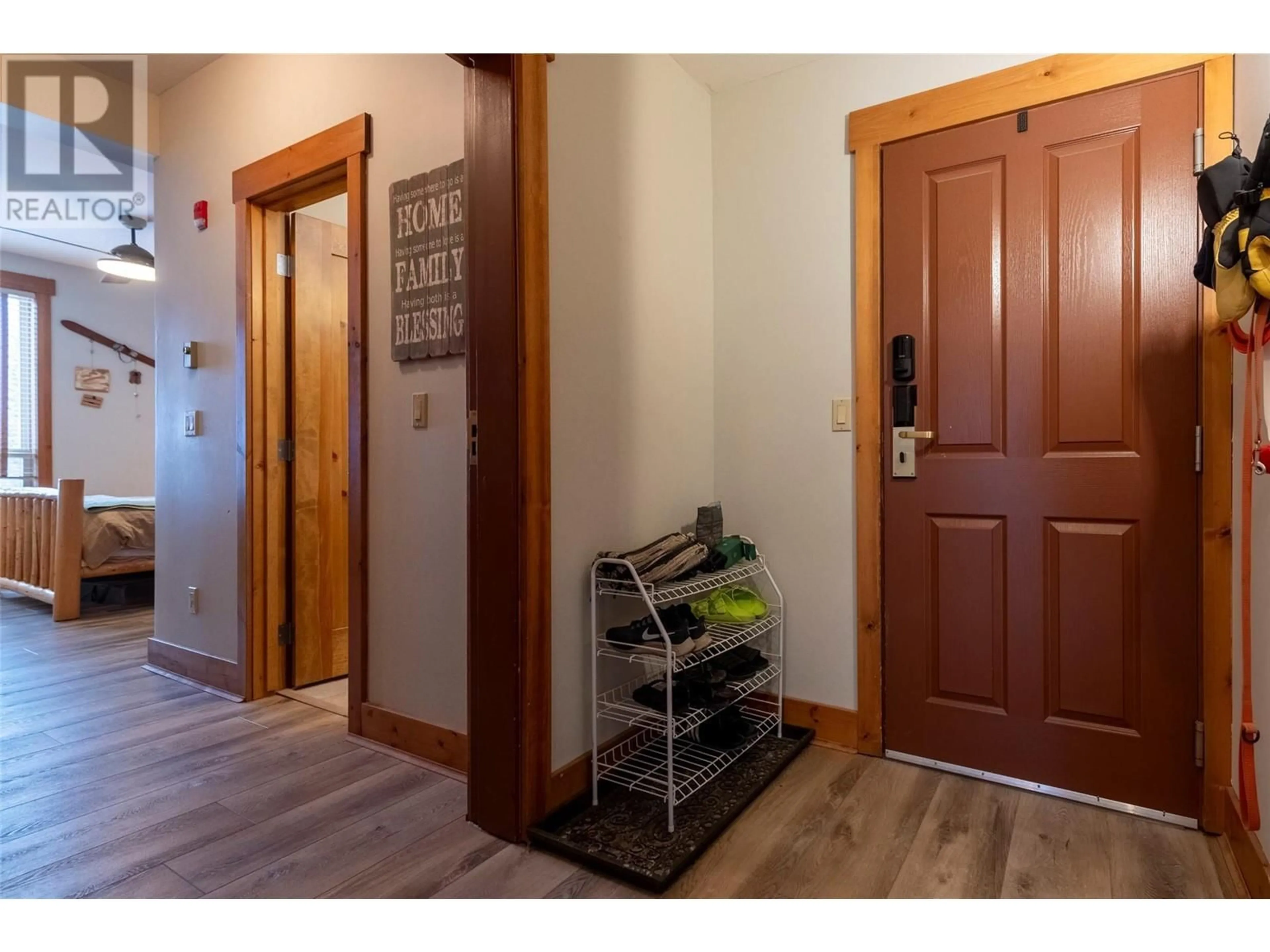 Indoor entryway for 4559 Timberline Crescent Unit# 427, Fernie British Columbia V0B1M6