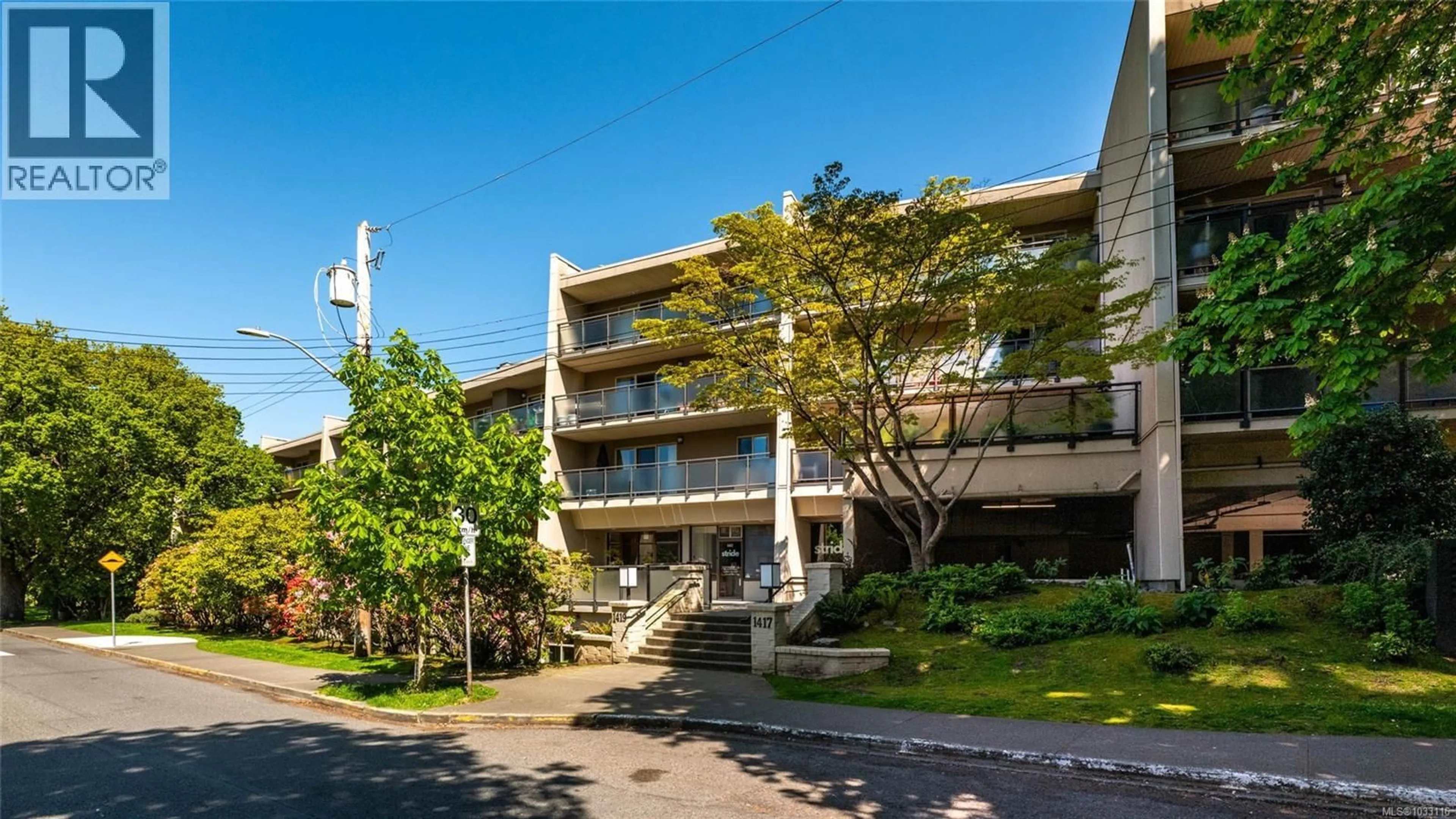Unknown for 205 - 1419 STADACONA AVENUE, Victoria British Columbia V8S5J3