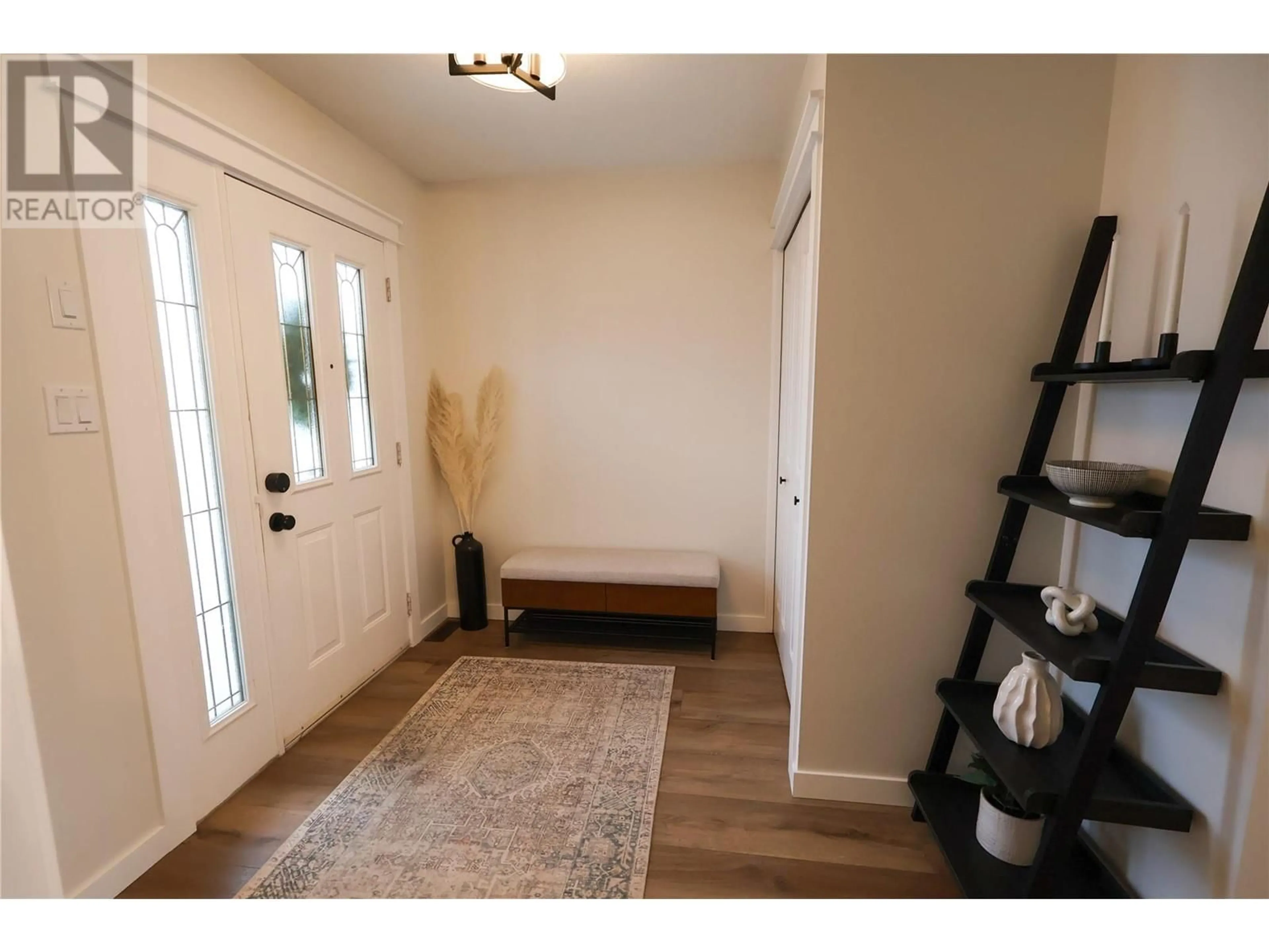 Indoor entryway for 411 5th Avenue S Unit# 7, Golden British Columbia V0A1H0