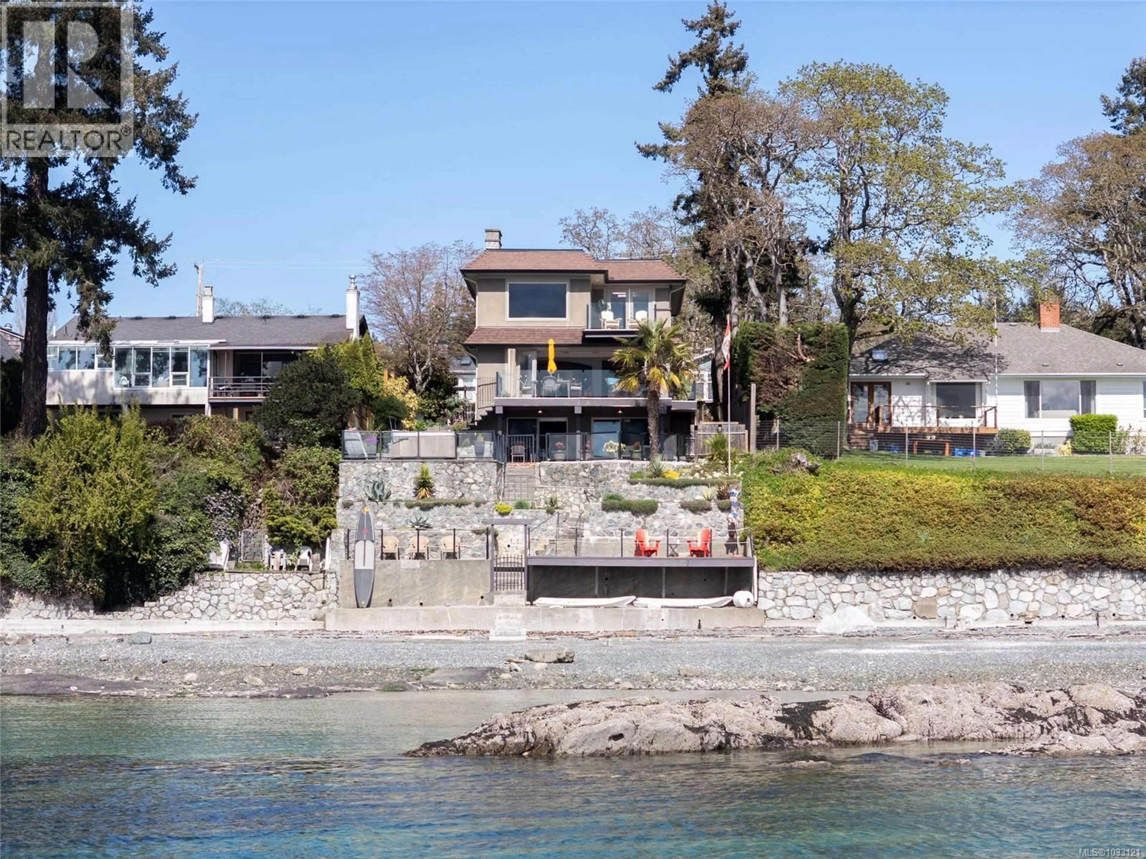 Blurry image for 10646 MADRONA DRIVE, North Saanich British Columbia V8L5L8