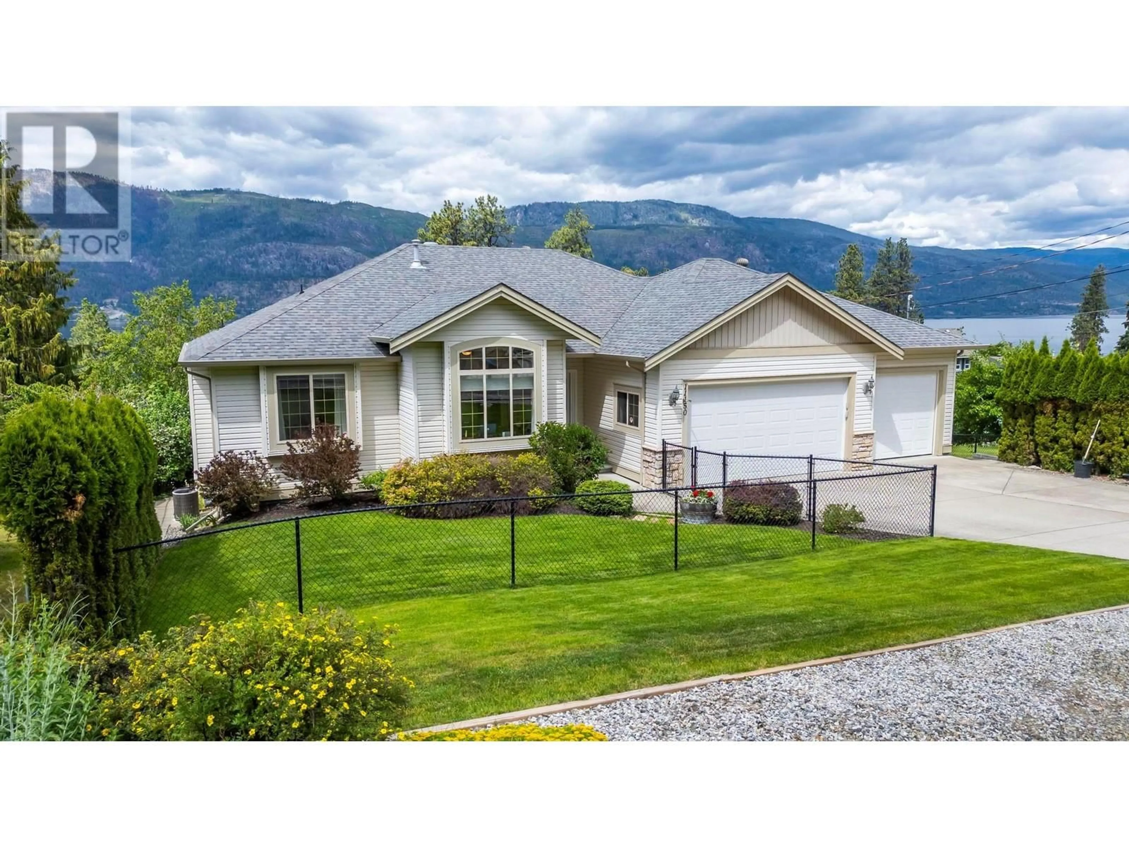 Home with vinyl exterior material, mountain view for 11150 Maddock Avenue, Lake Country British Columbia V4V2J7