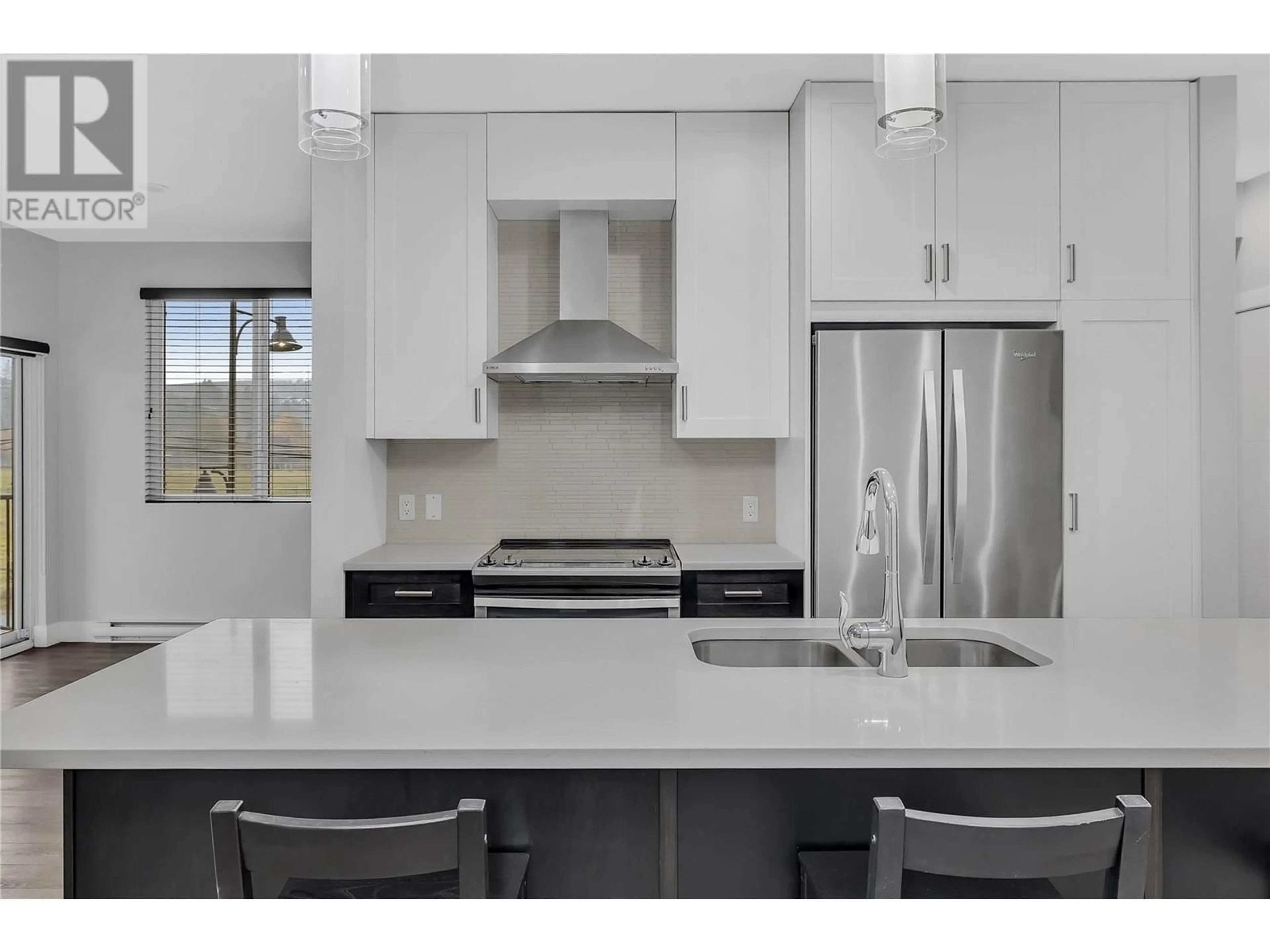 Open concept kitchen, ceramic/tile floor for 4215 Gellatly Road S Unit# 1202, West Kelowna British Columbia V4T2K3