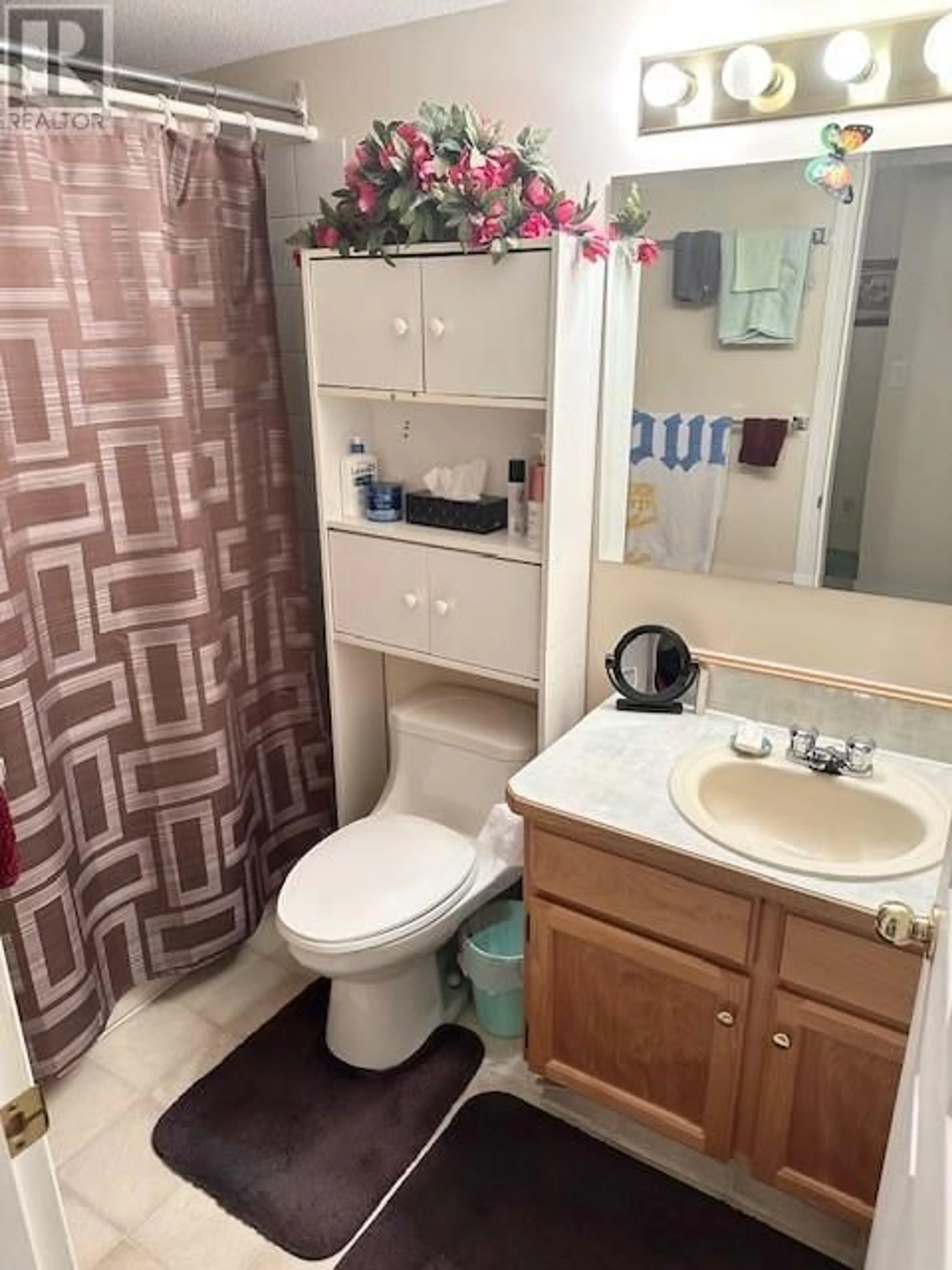 Standard bathroom, unknown for 3426 Hemlock Street Unit# 102, Penticton British Columbia V2A8K1