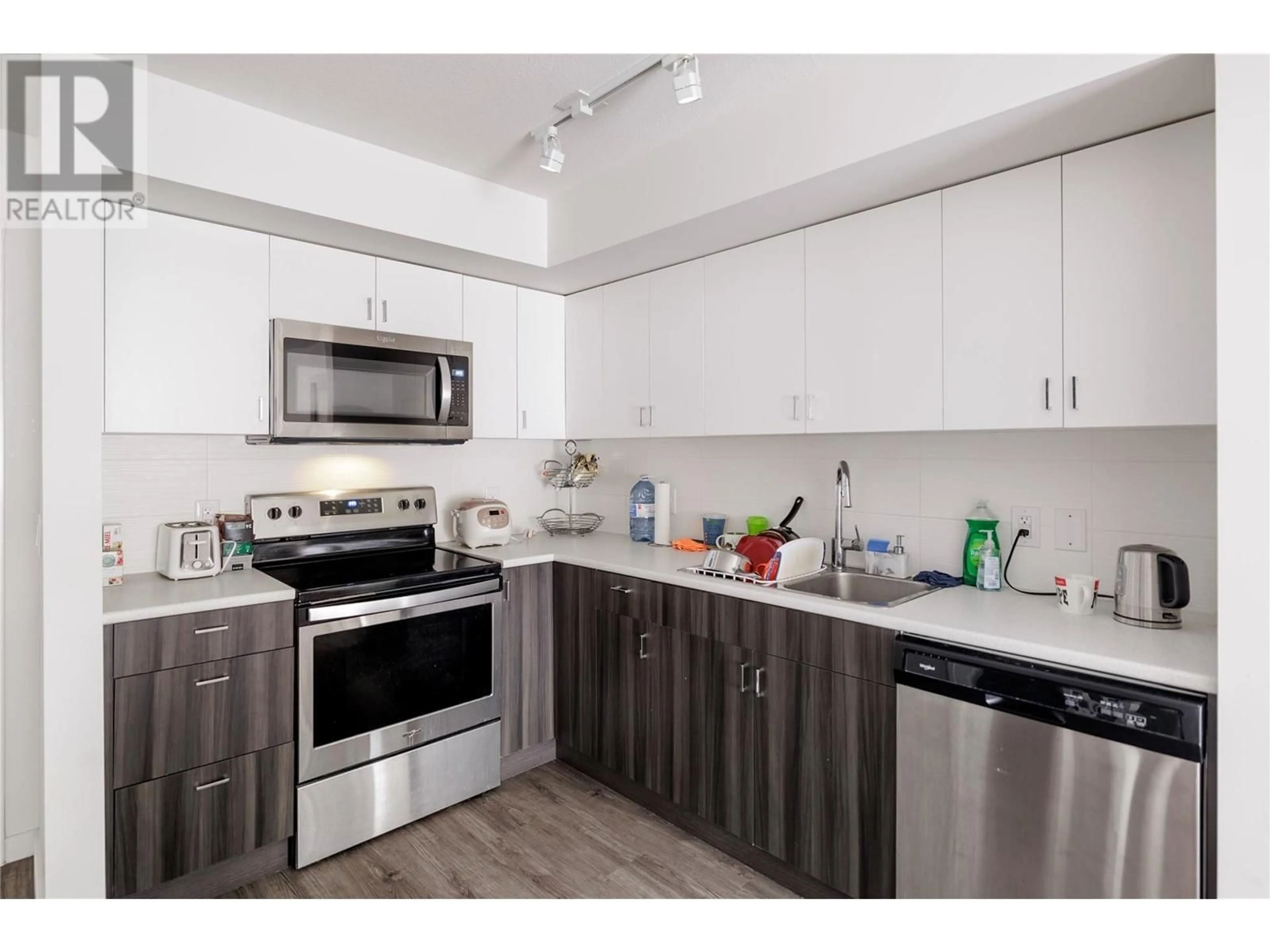 Standard kitchen, unknown for 107 - 655 ACADEMY WAY, Kelowna British Columbia V1V0C8