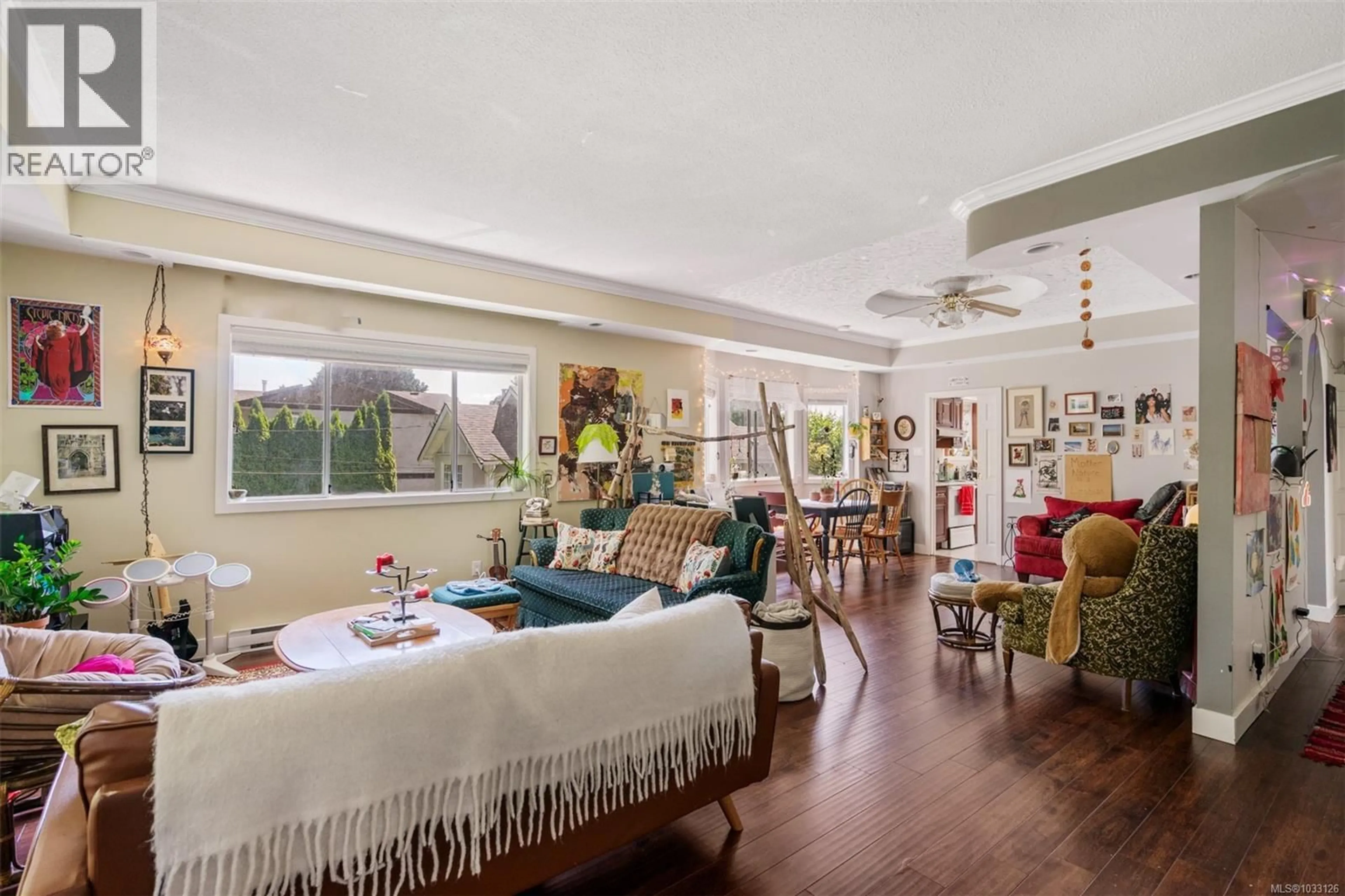 A pic of a room for 2630 VICTOR STREET, Victoria British Columbia V8R4E2