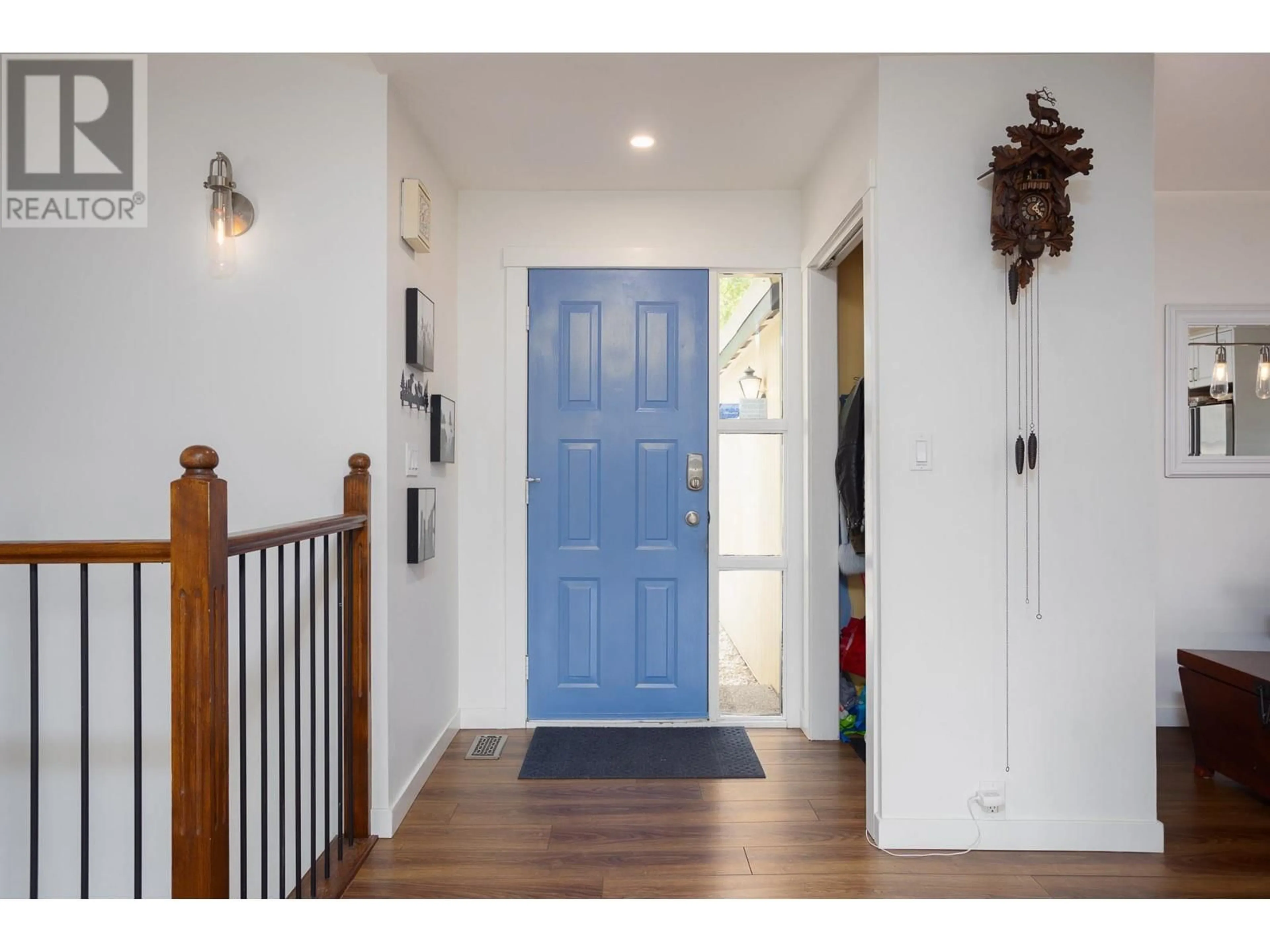 Indoor entryway for 248 Terrace Drive, Kelowna British Columbia V1V1G2