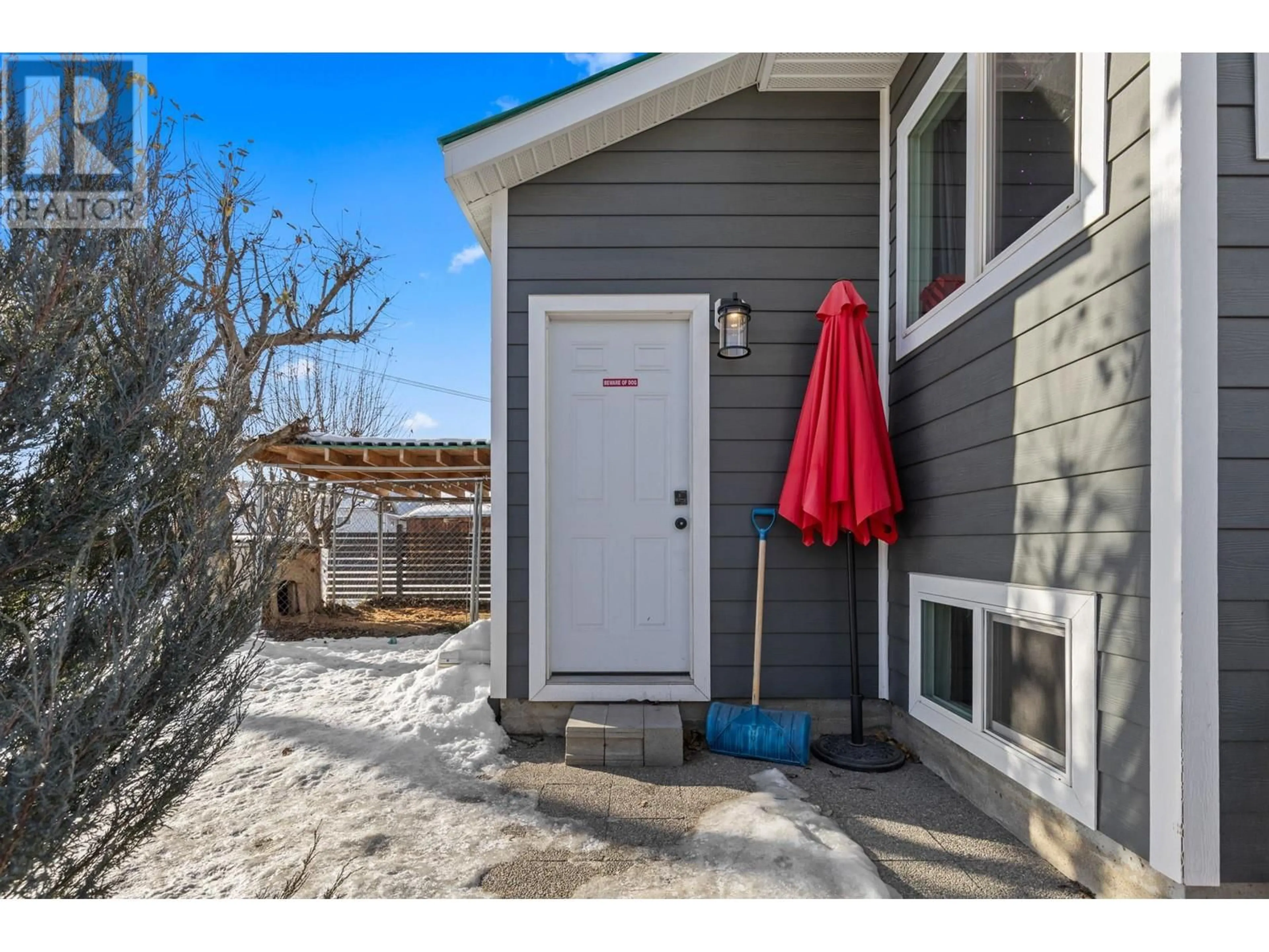 Indoor entryway for 52 FENCHURCH Avenue, Princeton British Columbia V0X1W0