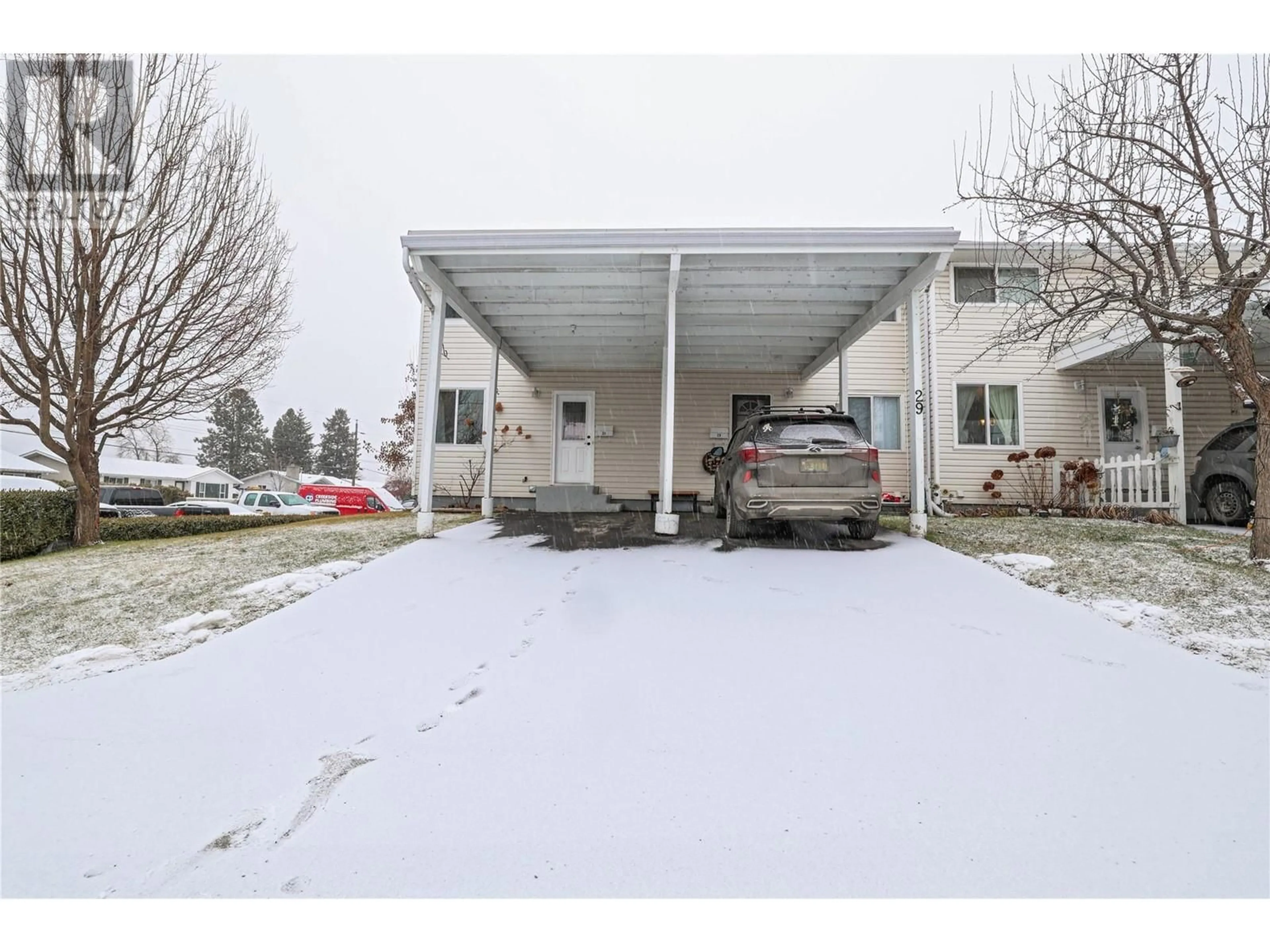 Indoor garage for 2568 Sandpiper Drive Unit# 28, Kamloops British Columbia V2B6X1