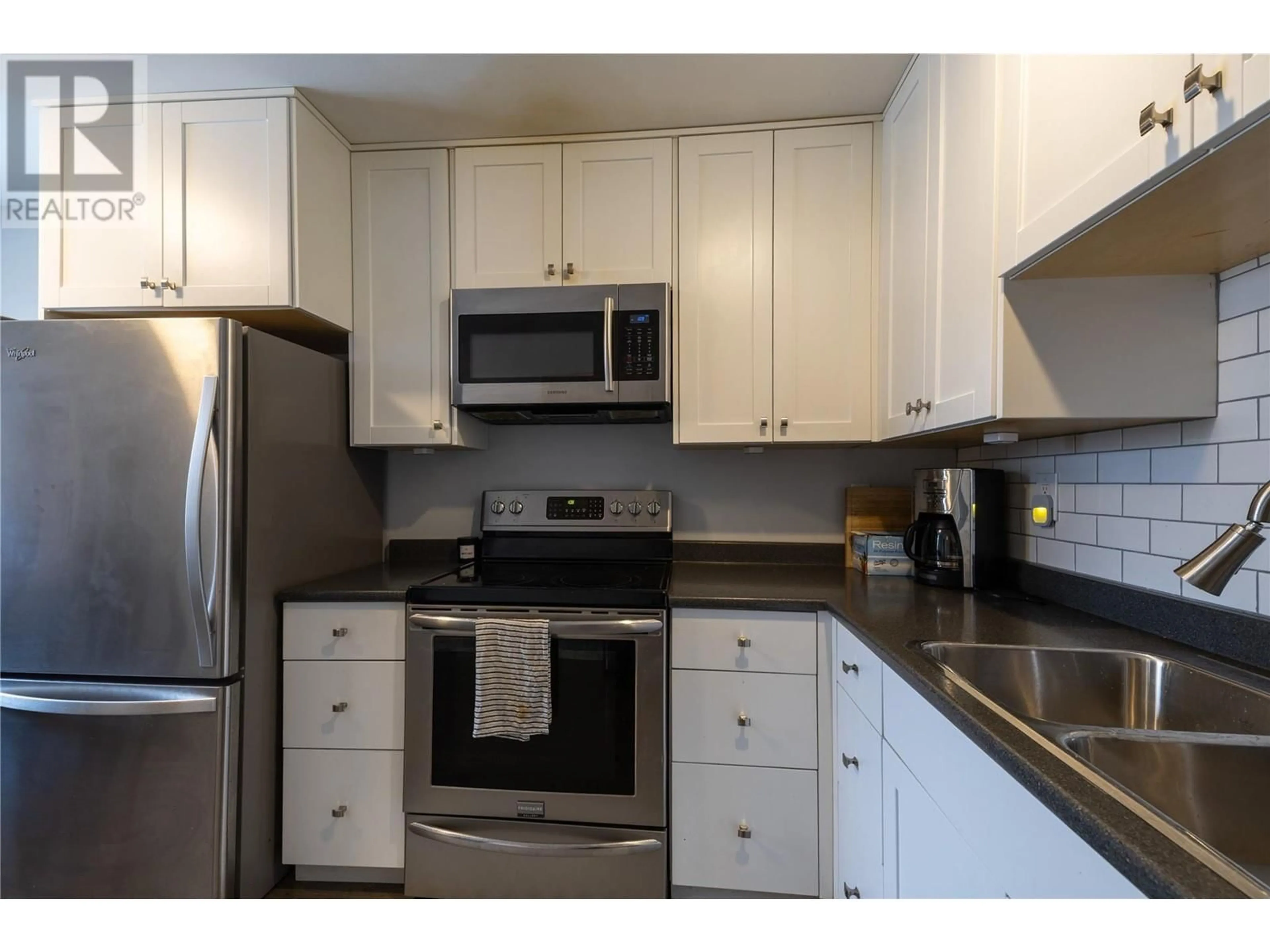 Standard kitchen, unknown for 2568 Sandpiper Drive Unit# 28, Kamloops British Columbia V2B6X1