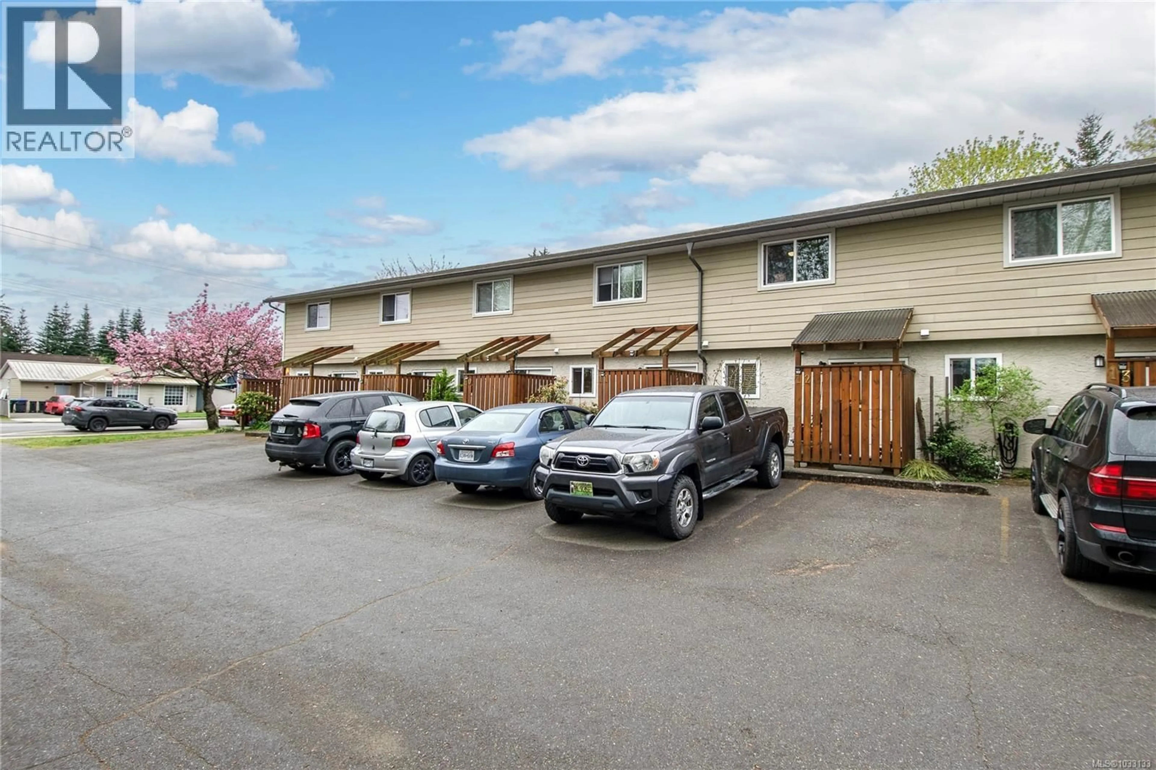 Patio, street for 12 - 951 17TH STREET, Courtenay British Columbia V9N7P8