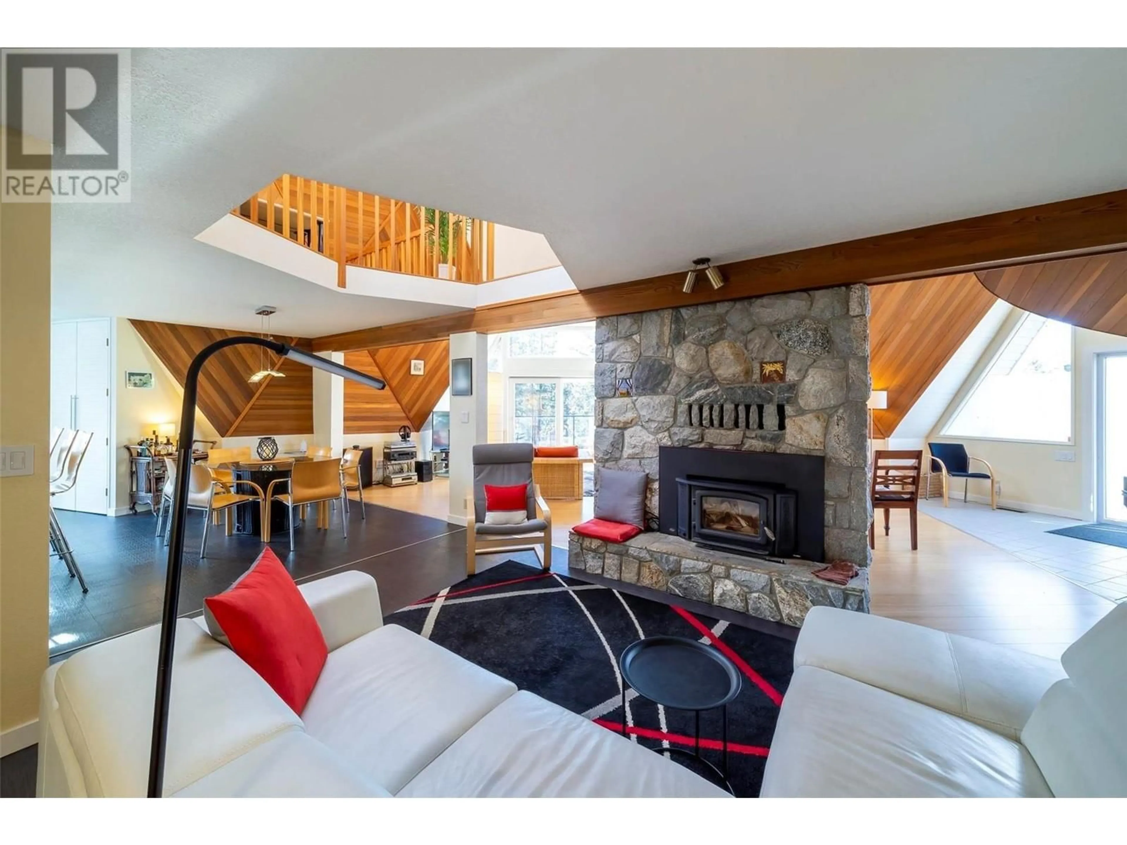 Living room with furniture, unknown for 16709 MAKI ROAD, Lake Country British Columbia V4V1C2