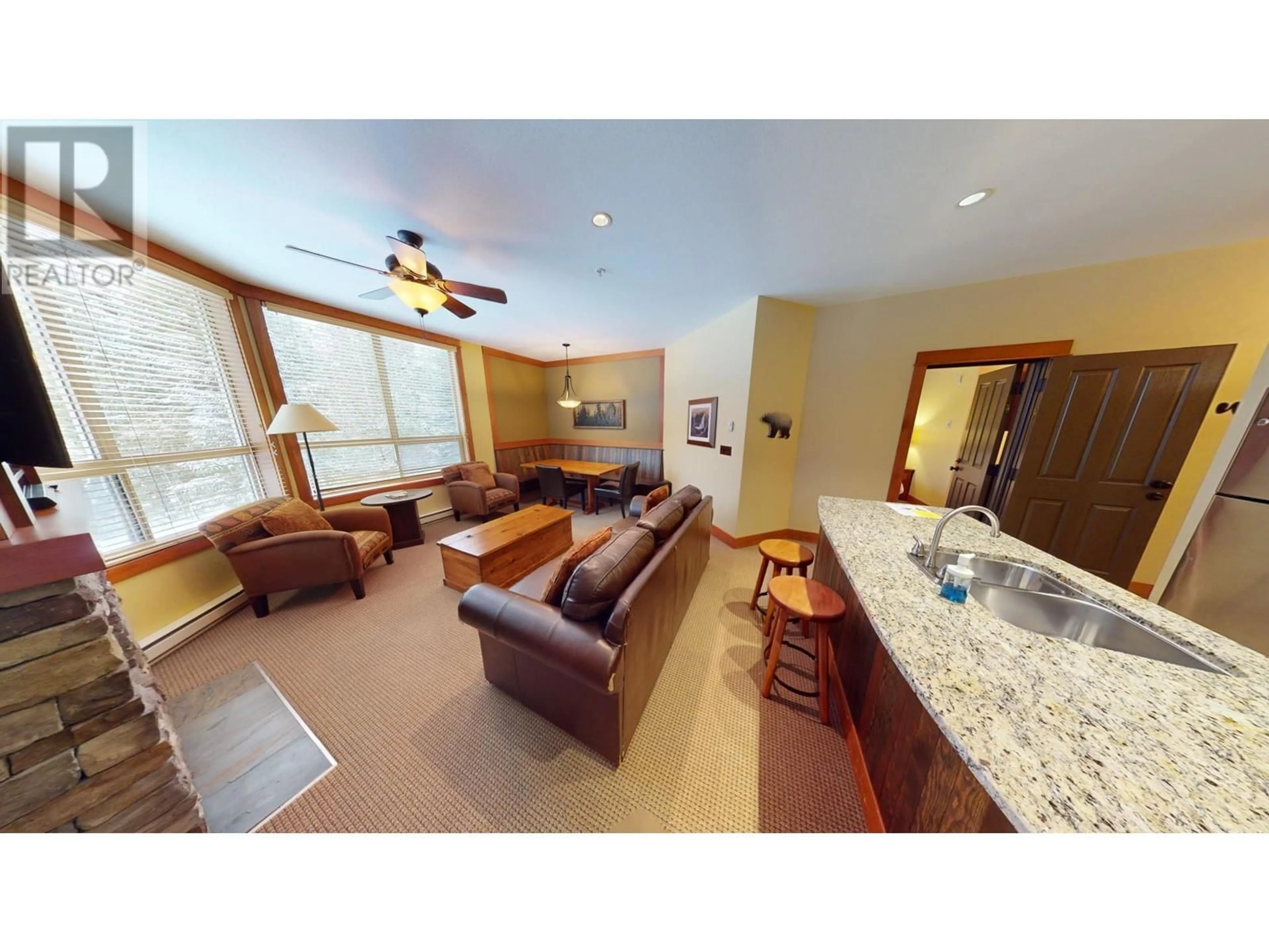 Living room with furniture, unknown for 628 - 4559 TIMBERLINE CRESCENT, Fernie British Columbia V0B1M6