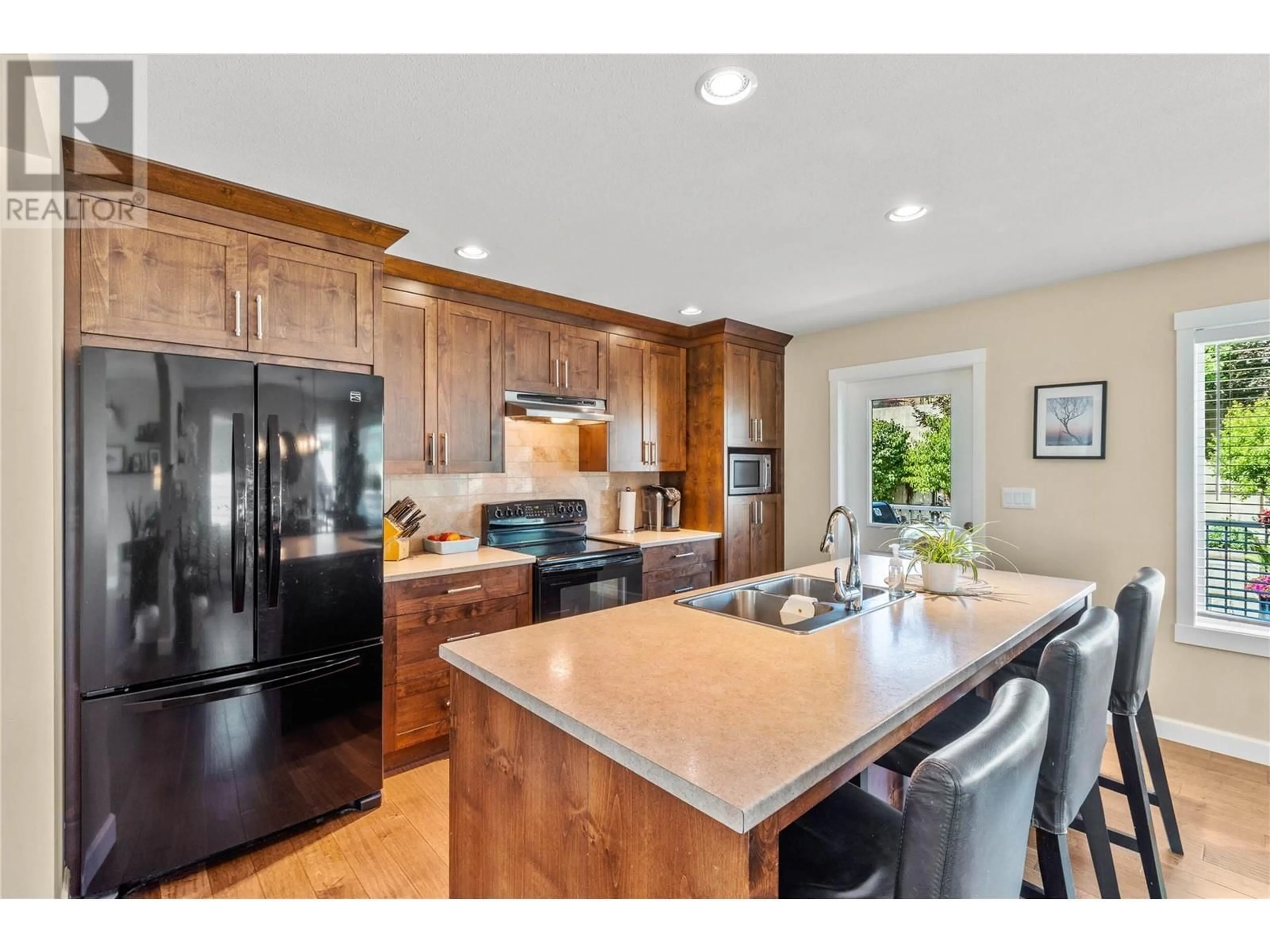 Open concept kitchen, unknown for 854 WOODRUSH Drive, Kamloops British Columbia V2B0E3