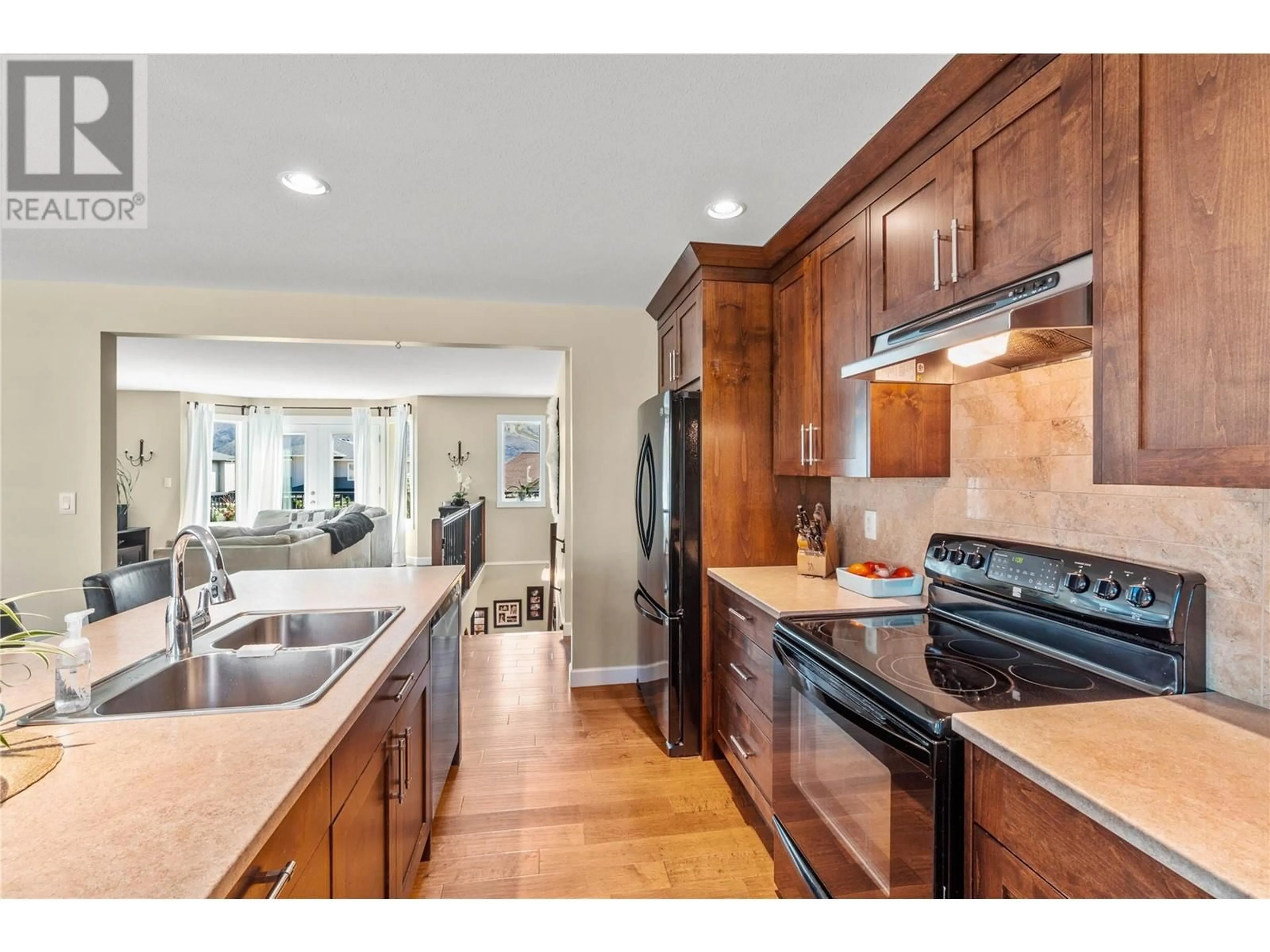 Open concept kitchen, ceramic/tile floor for 854 WOODRUSH Drive, Kamloops British Columbia V2B0E3