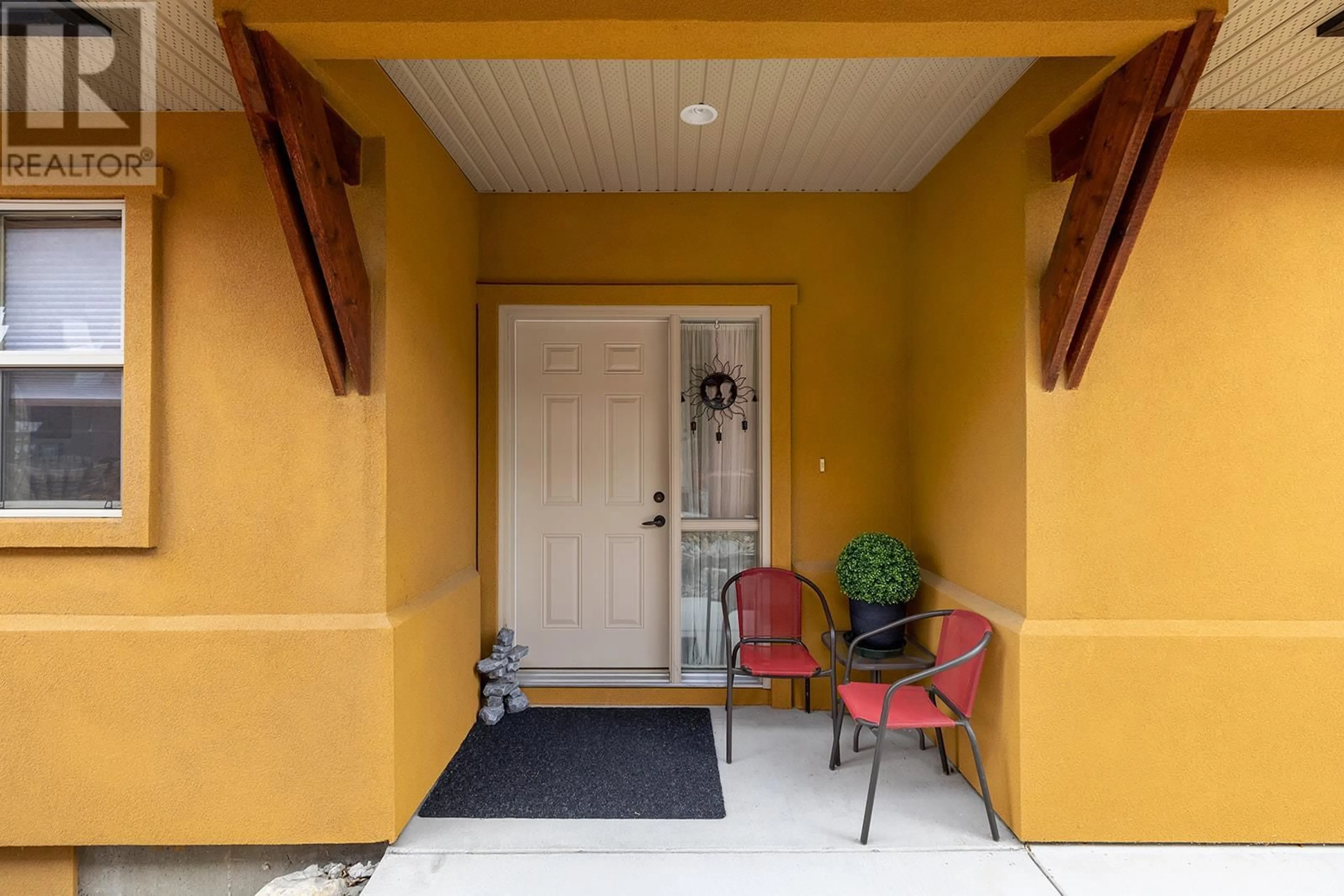 Indoor entryway for 3863 Sonoma Pines Drive, Westbank British Columbia V4T2Z5