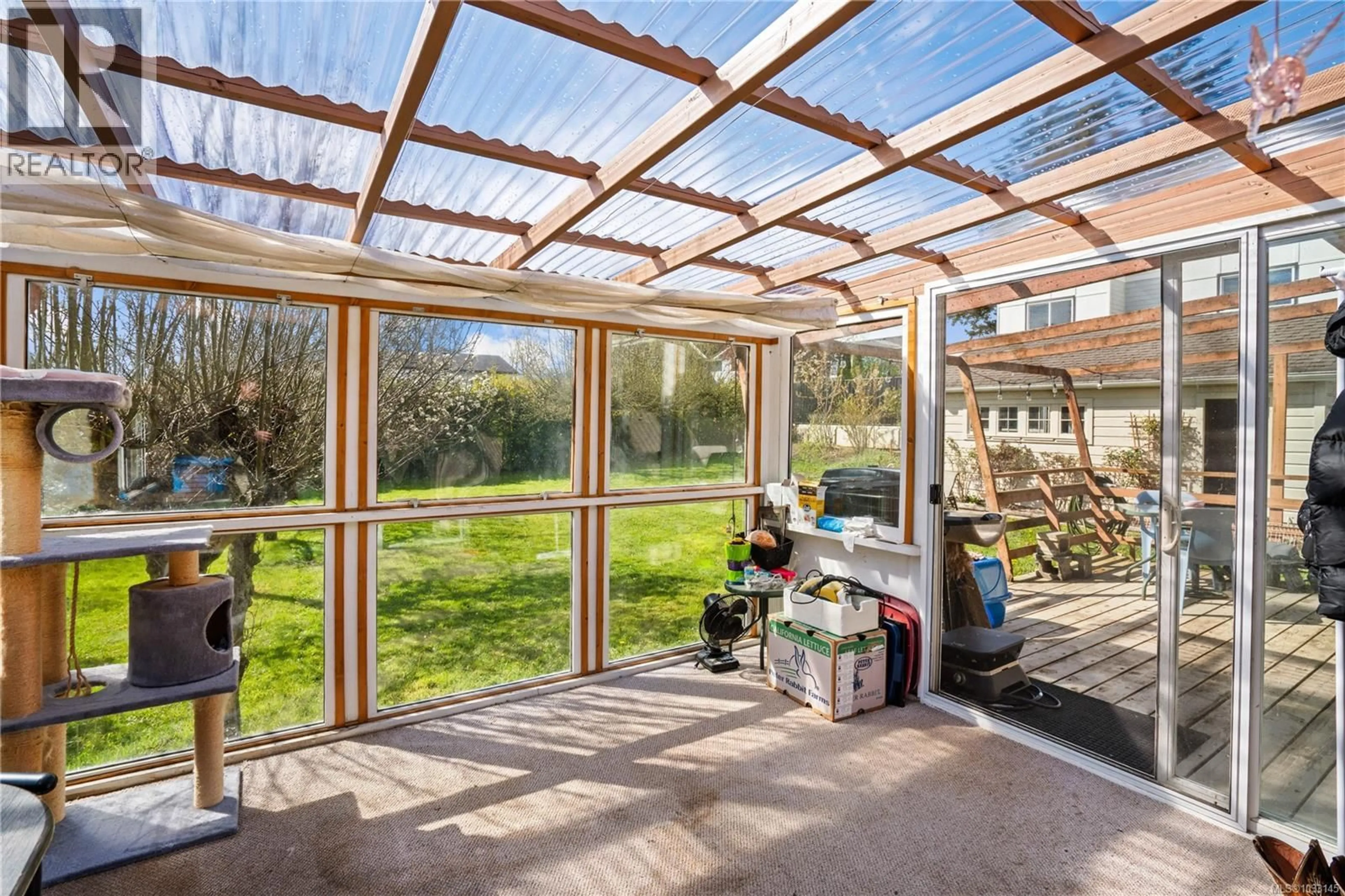 Patio, unknown for 625 BROADWAY STREET, Saanich British Columbia V8Z2G5