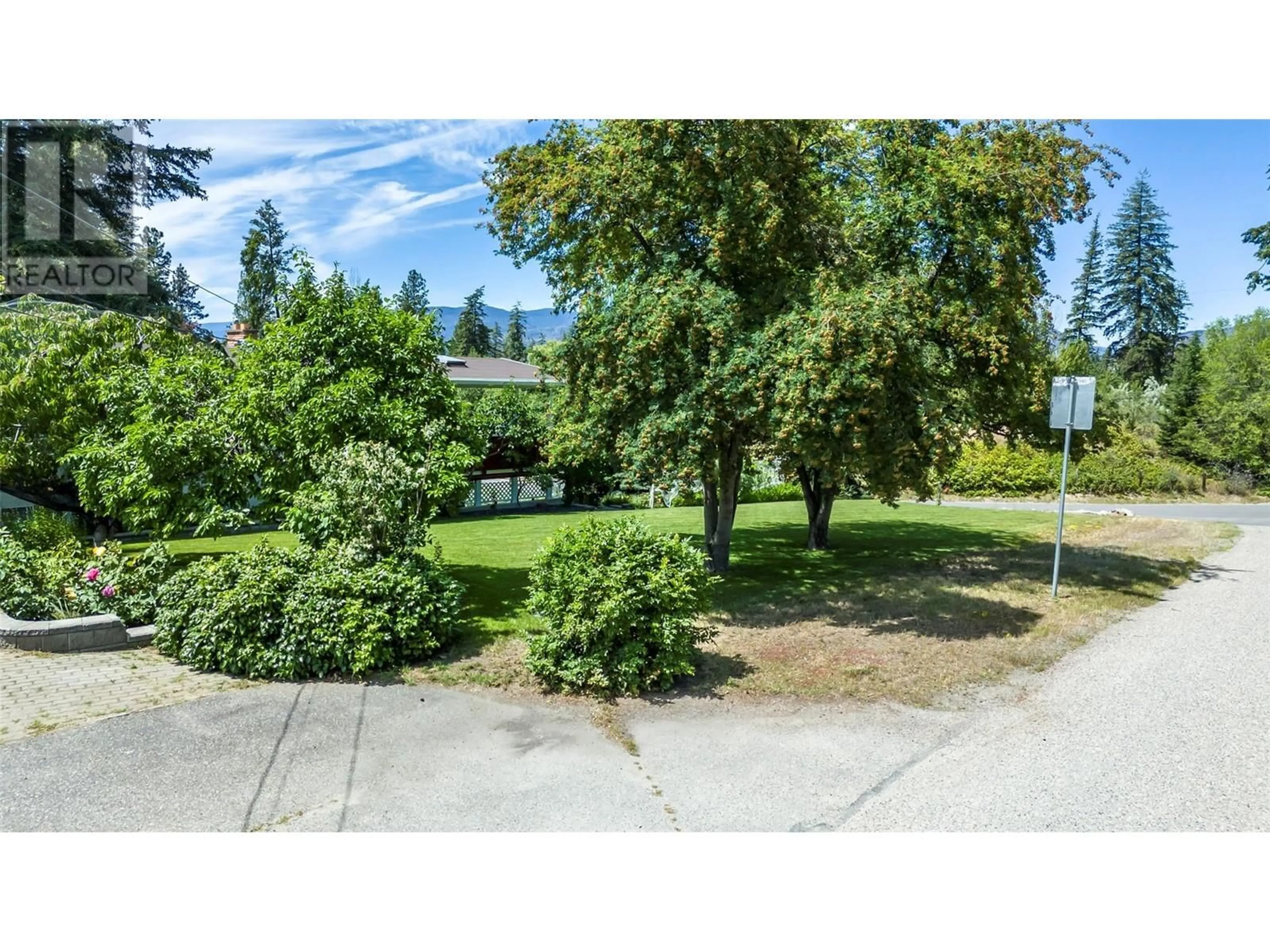 A pic from outside/outdoor area/front of a property/back of a property/a pic from drone, unknown for 3145 Hall Road, Kelowna British Columbia V1W2R8