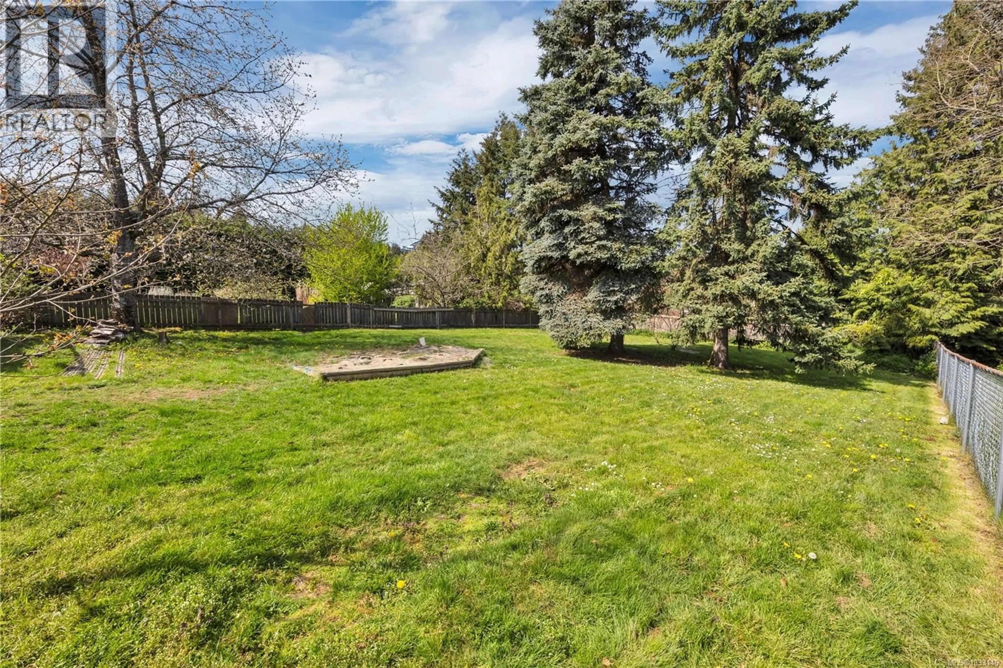 Patio, unknown for 564 NOVA STREET, Nanaimo British Columbia V9R5N5