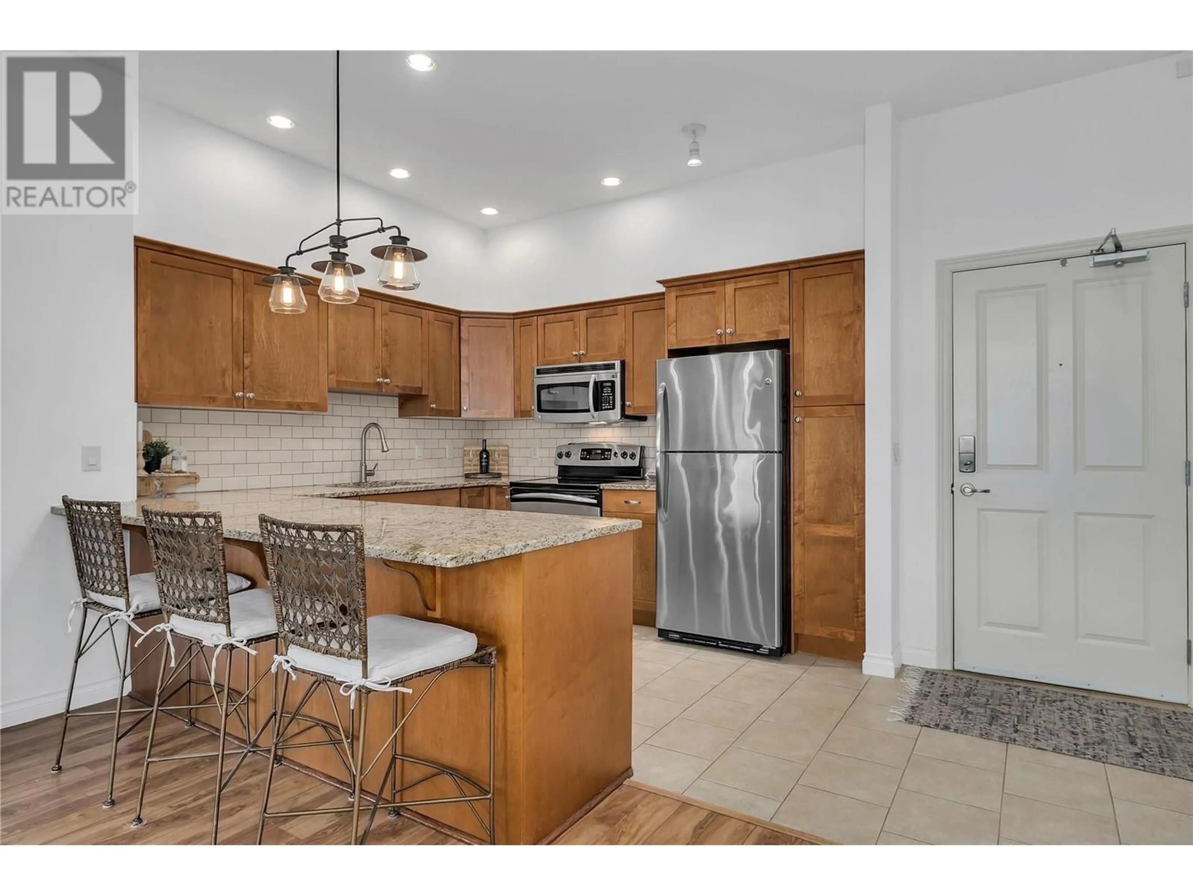 Open concept kitchen, ceramic/tile floor for 3833 Brown Road Unit# 1408, West Kelowna British Columbia V4T2J3